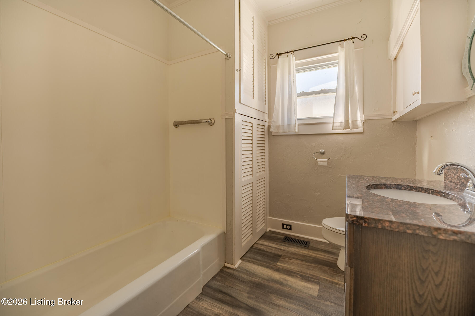 2208 S Shelby St Property Photo 10