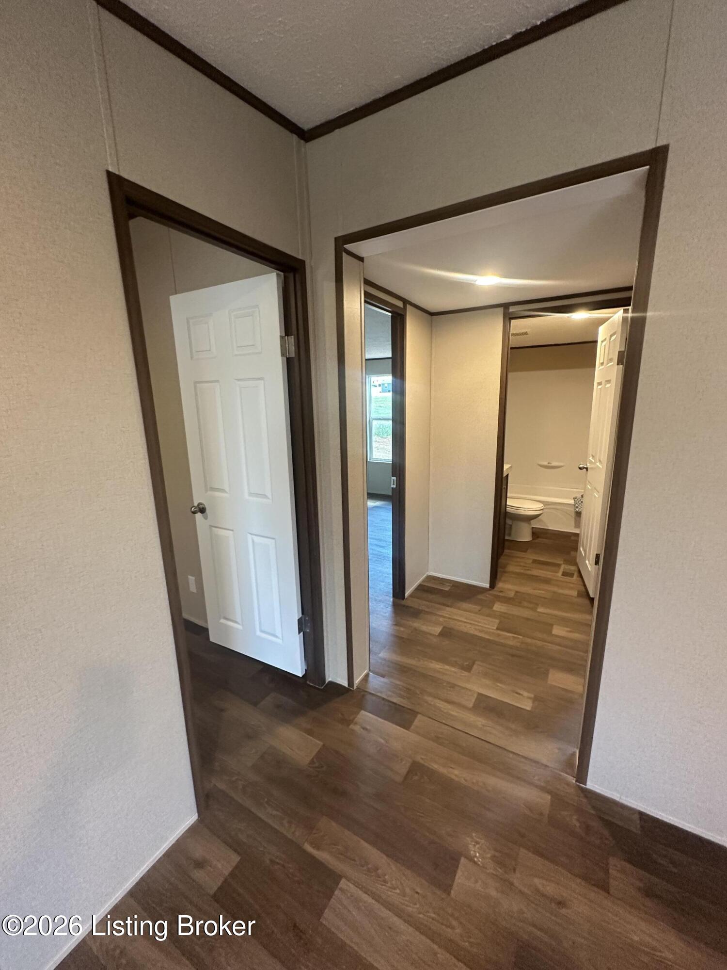 100 N Center St Property Photo 18
