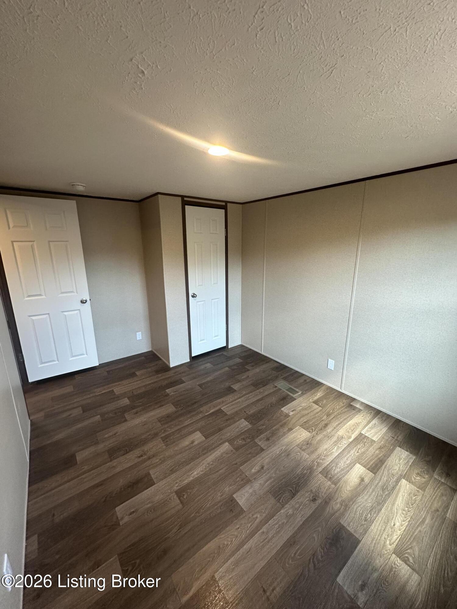 100 N Center St Property Photo 24