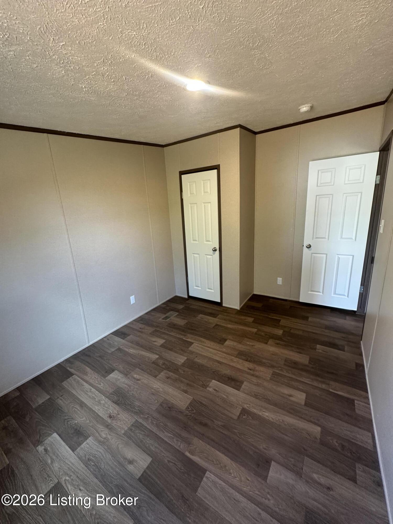 100 N Center St Property Photo 26
