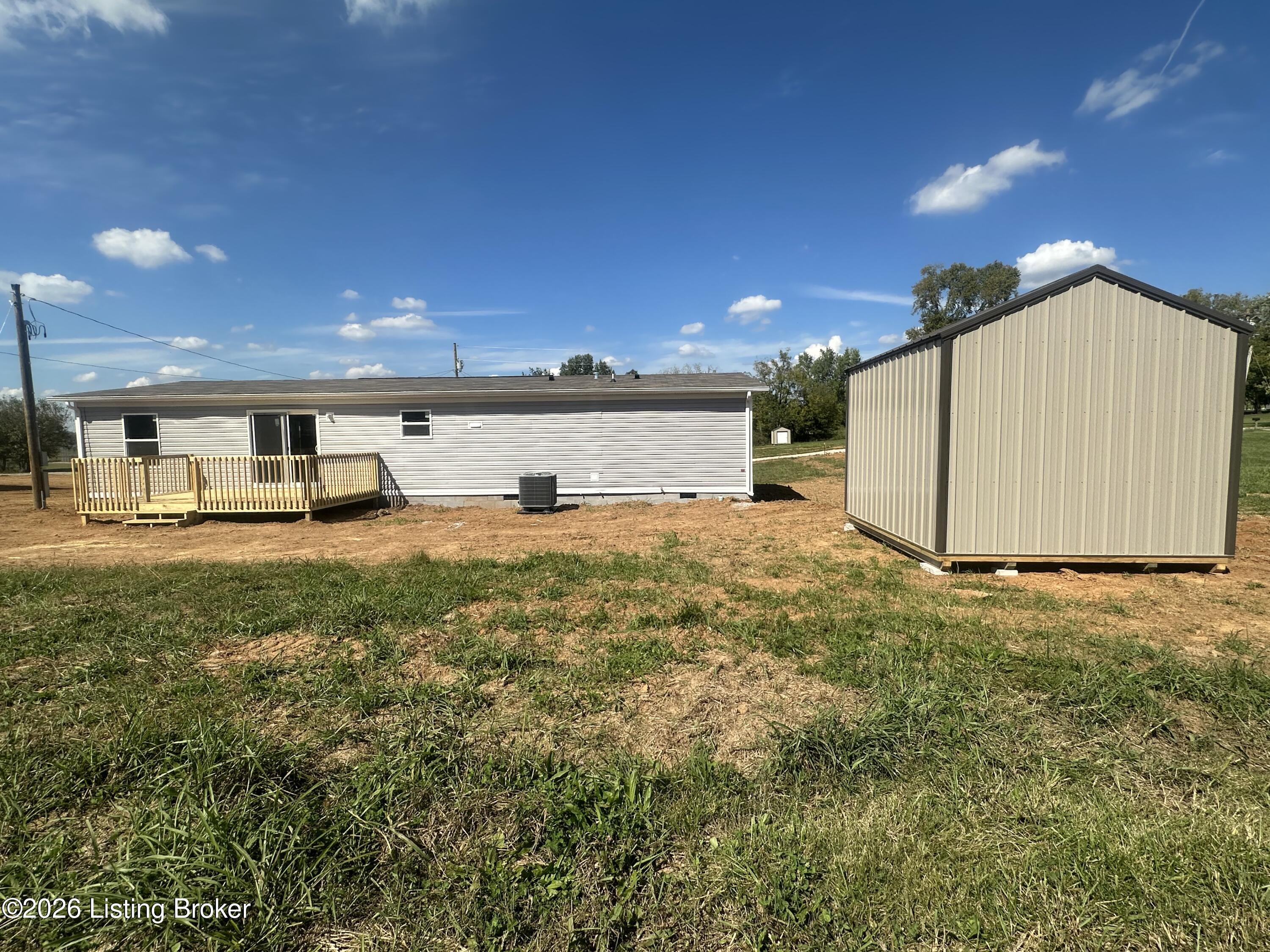 100 N Center St Property Photo 27