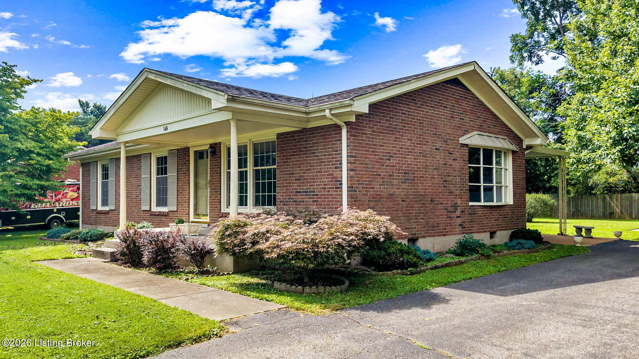 165 Wyndingbrook Dr Property Photo 3