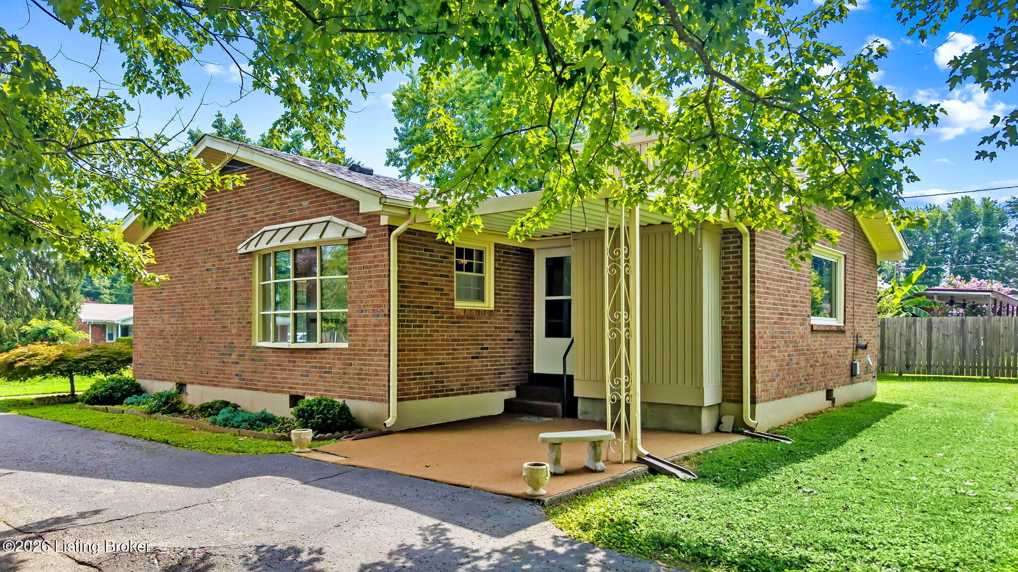 165 Wyndingbrook Dr Property Photo 4