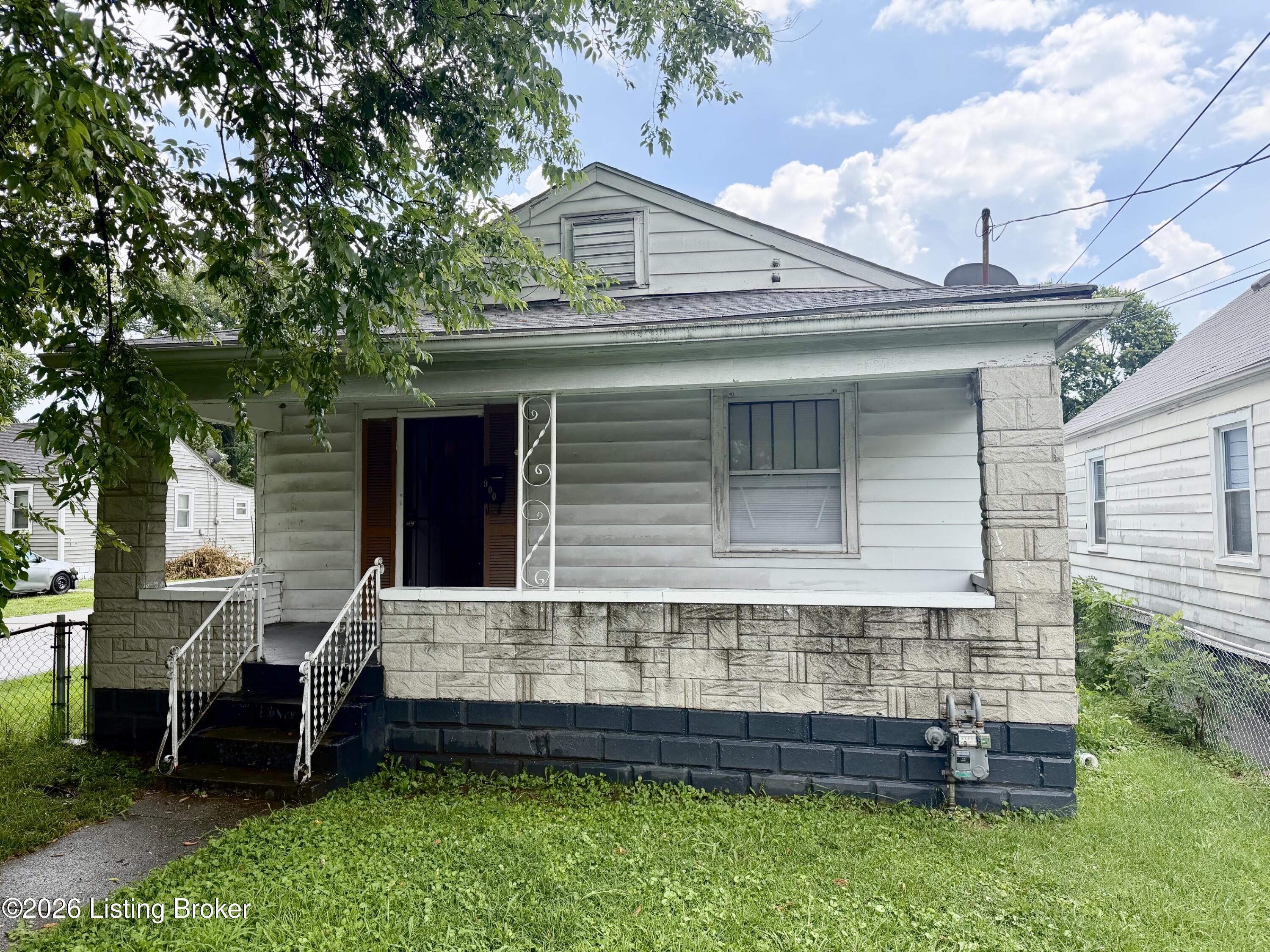 900 Beecher St Property Photo 1