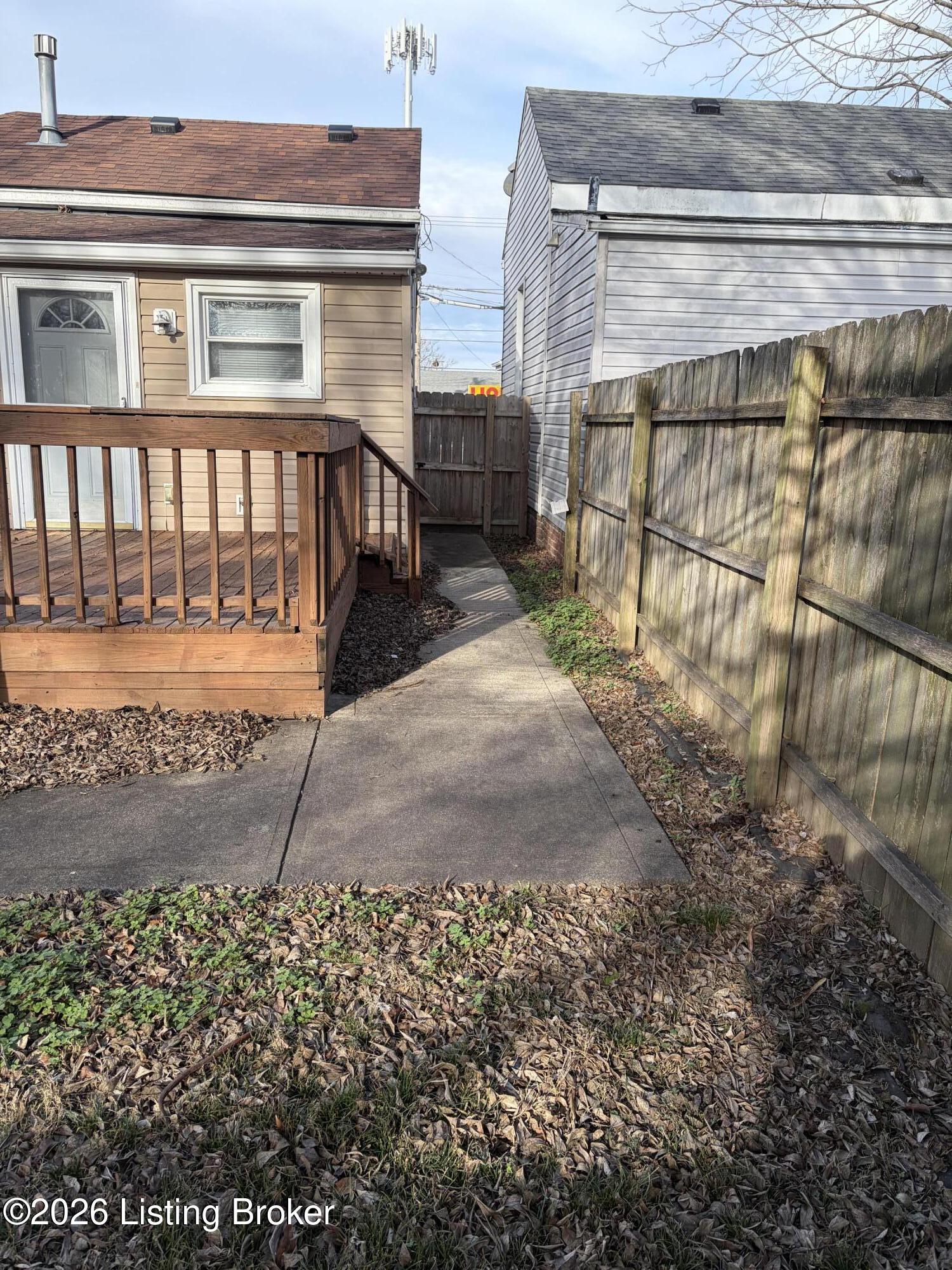 604 Winkler Ave Property Photo 2