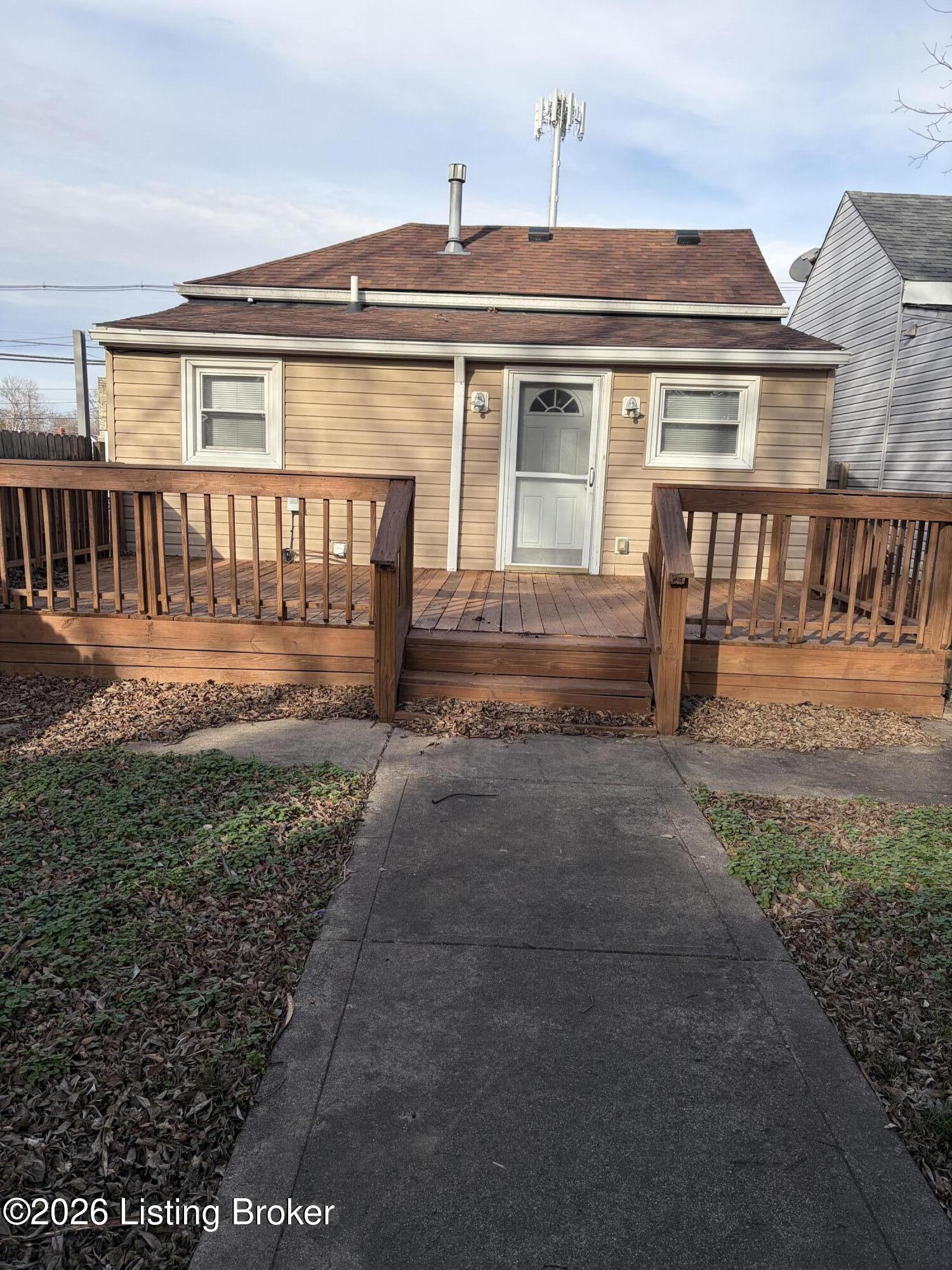 604 Winkler Ave Property Photo 3