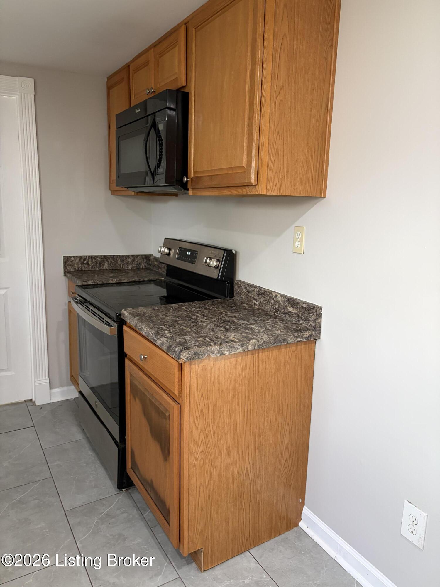 604 Winkler Ave Property Photo 16