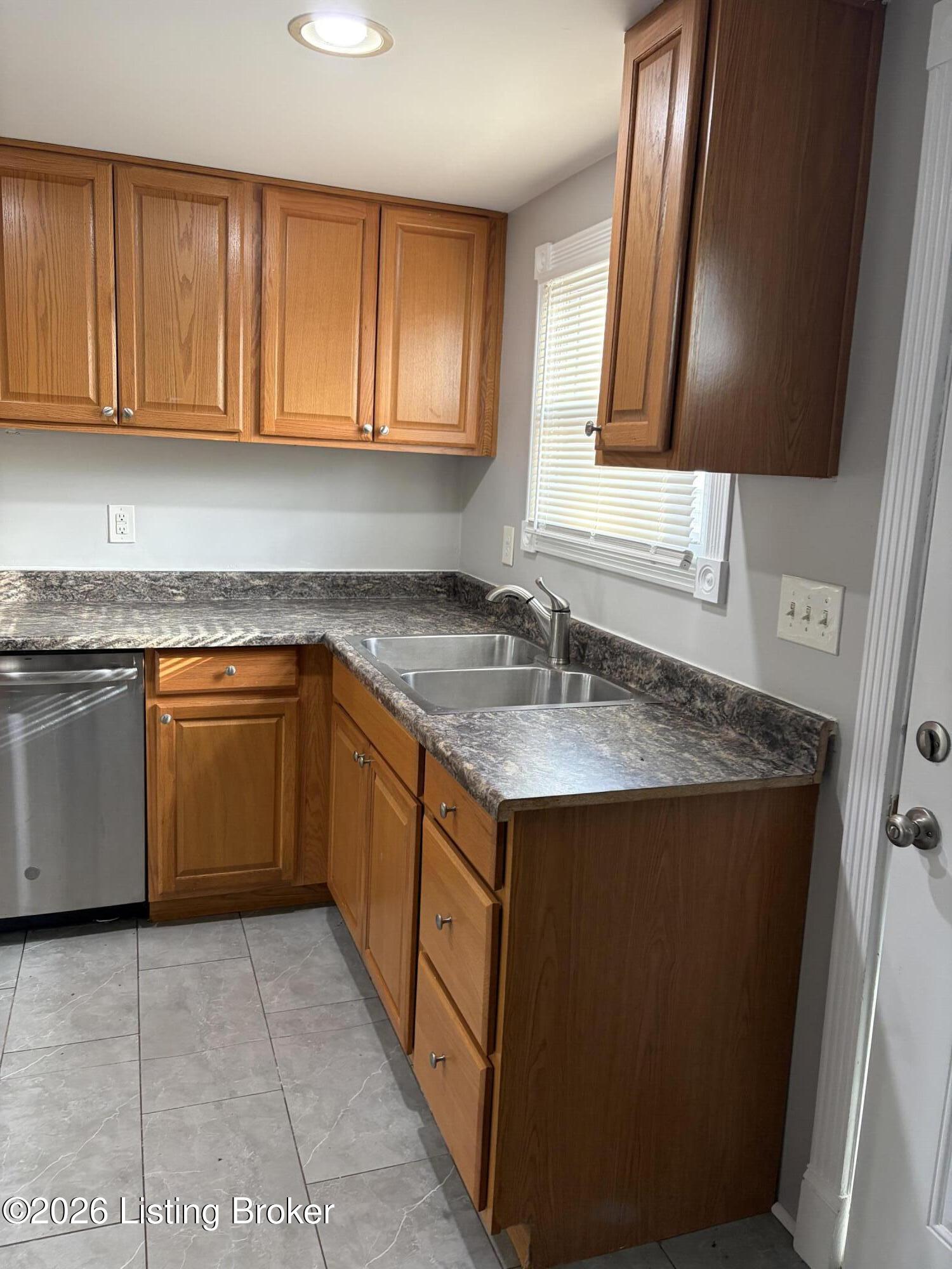 604 Winkler Ave Property Photo 18