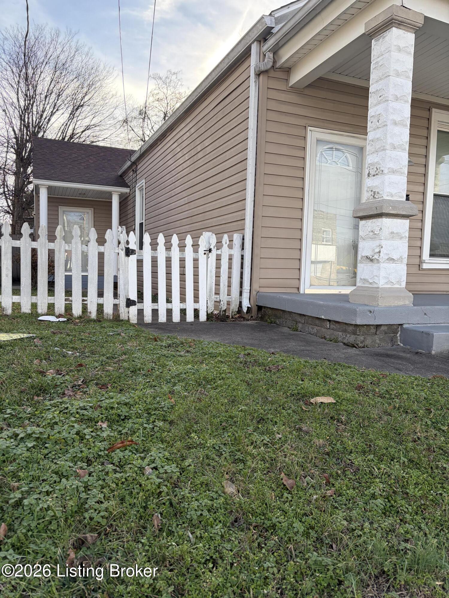 604 Winkler Ave Property Photo 22