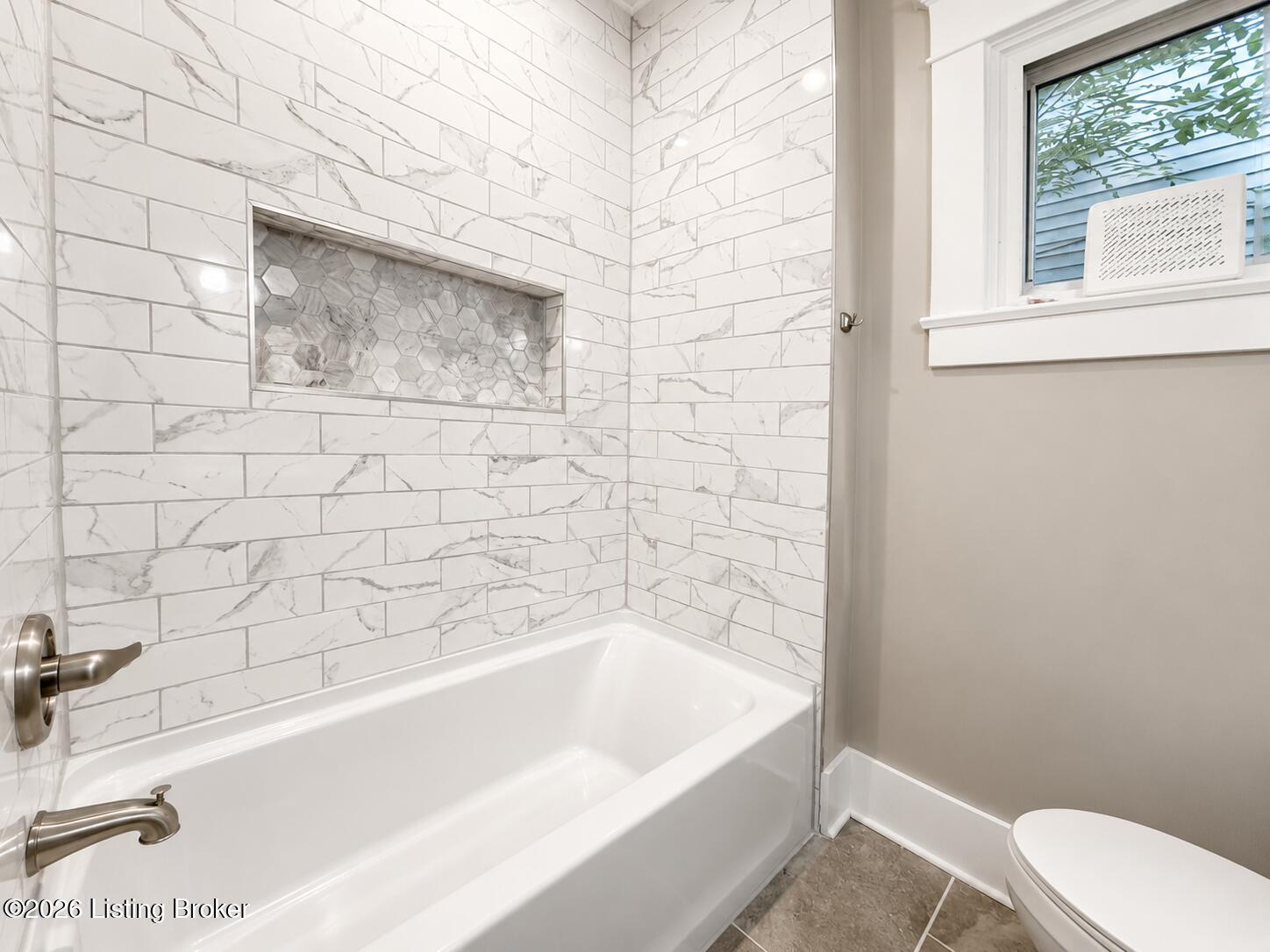 2211 Osage Ave Property Photo 10