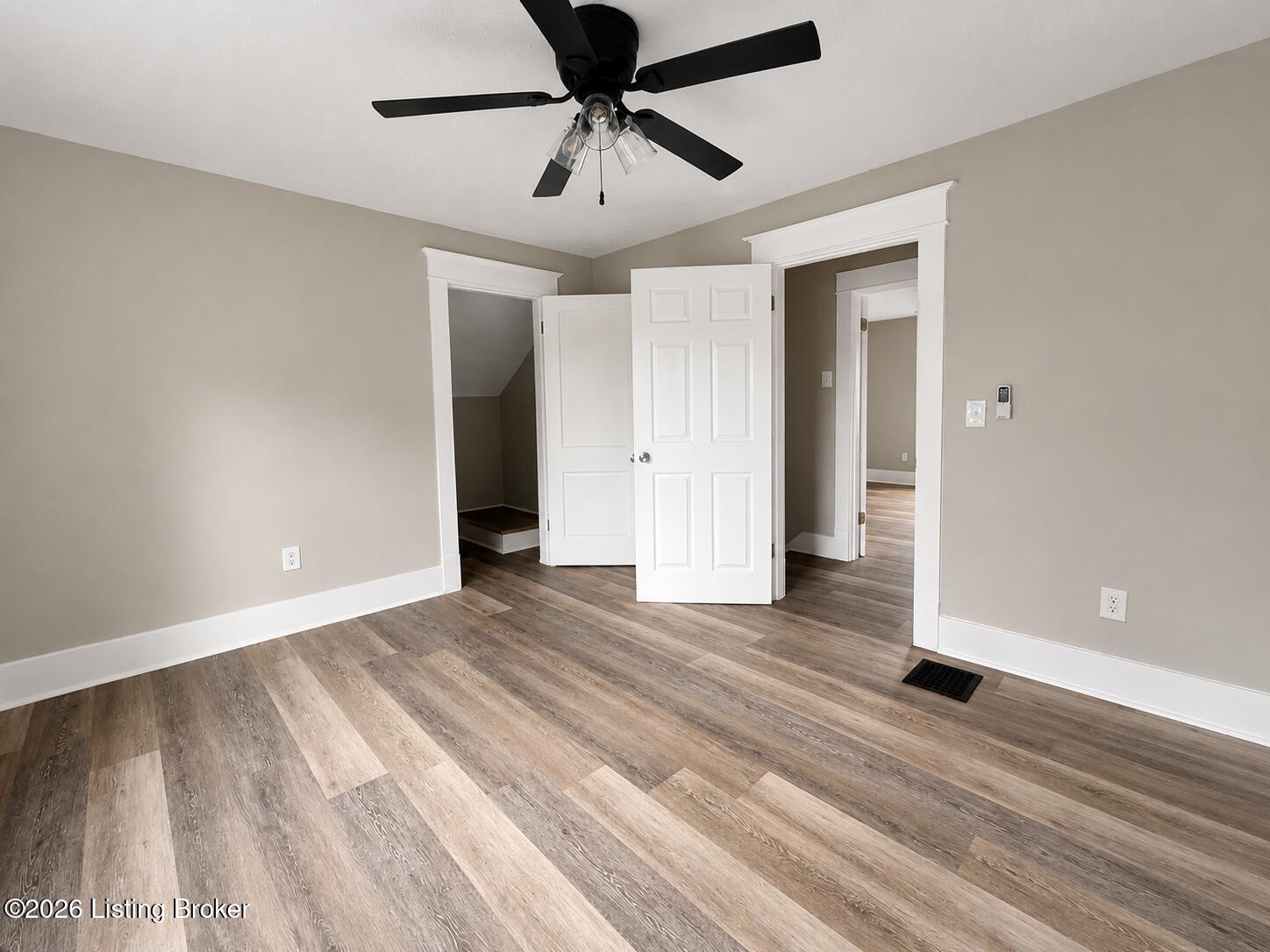 2211 Osage Ave Property Photo 12