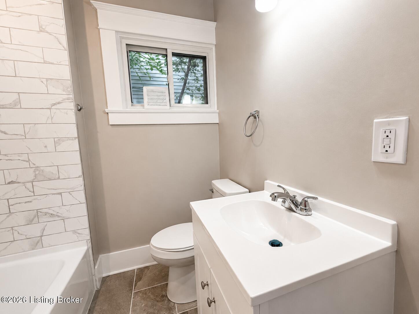 2211 Osage Ave Property Photo 15