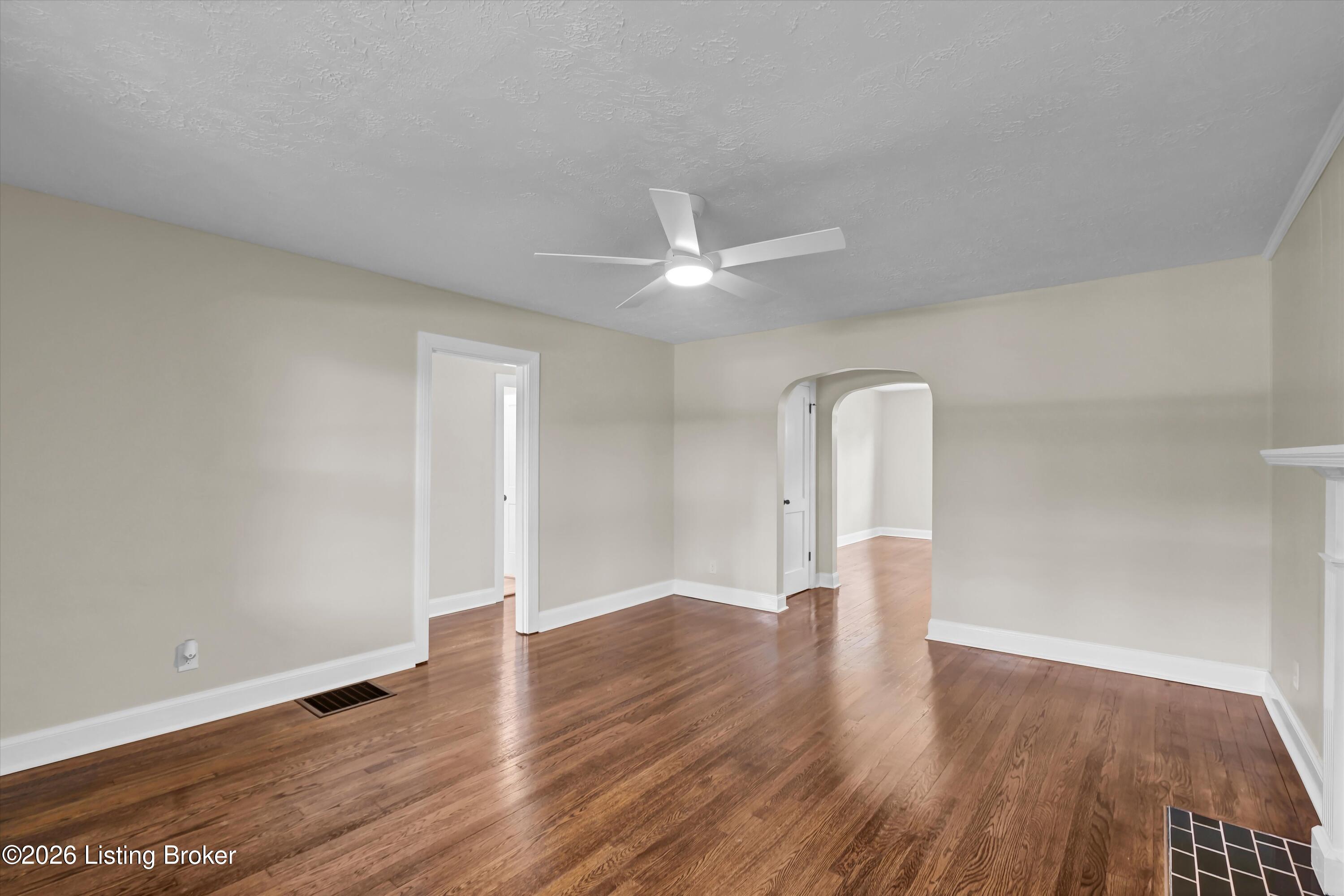 4148 Bagdad Rd Property Photo 7