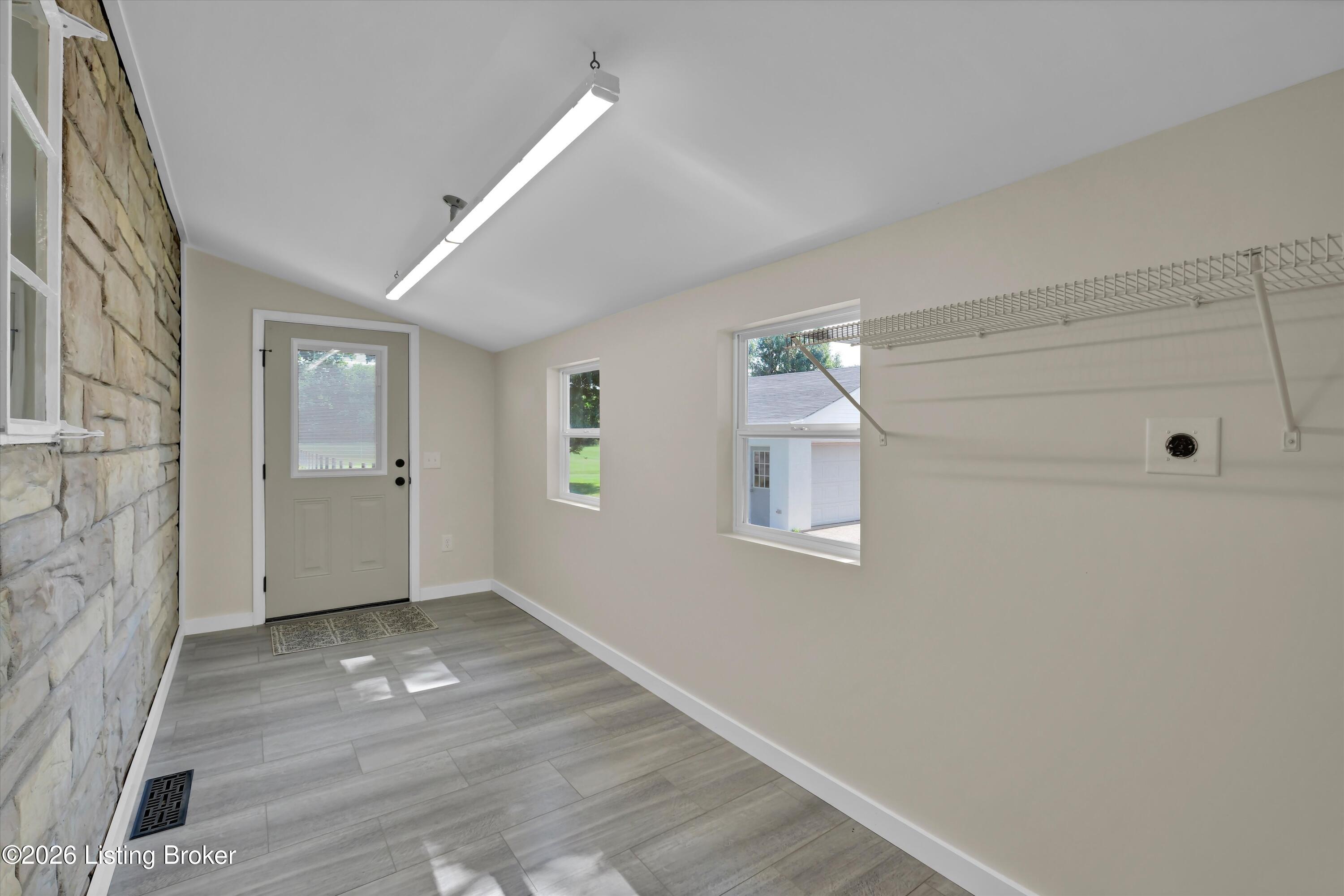 4148 Bagdad Rd Property Photo 29