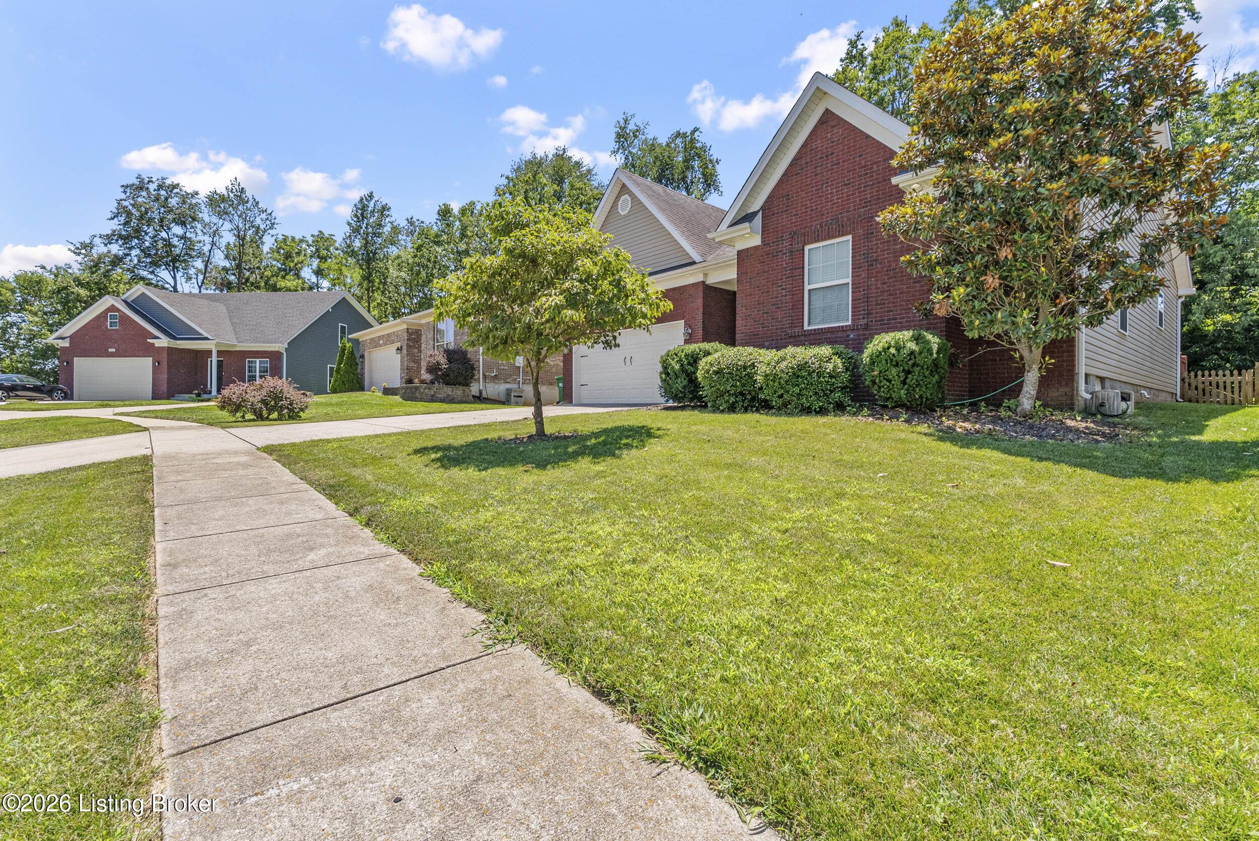 4022 Emerald Spring Pl Property Photo 4