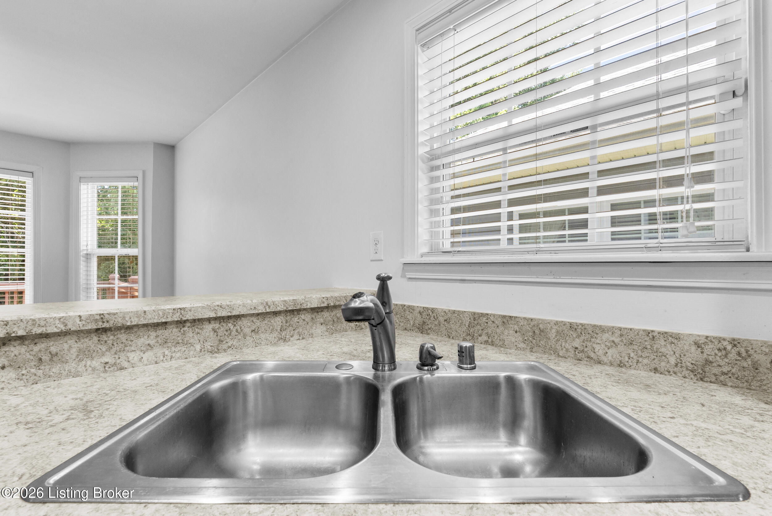 4022 Emerald Spring Pl Property Photo 22