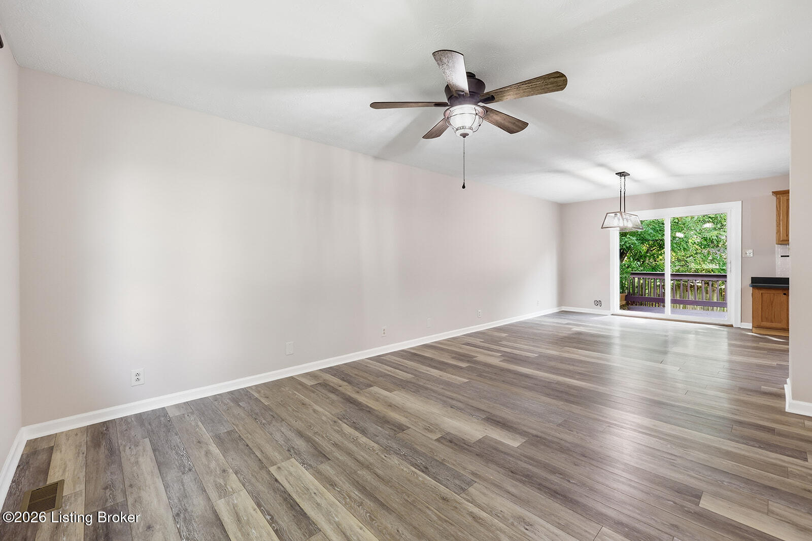 1336 Bonnie Blue Loop Property Photo 8
