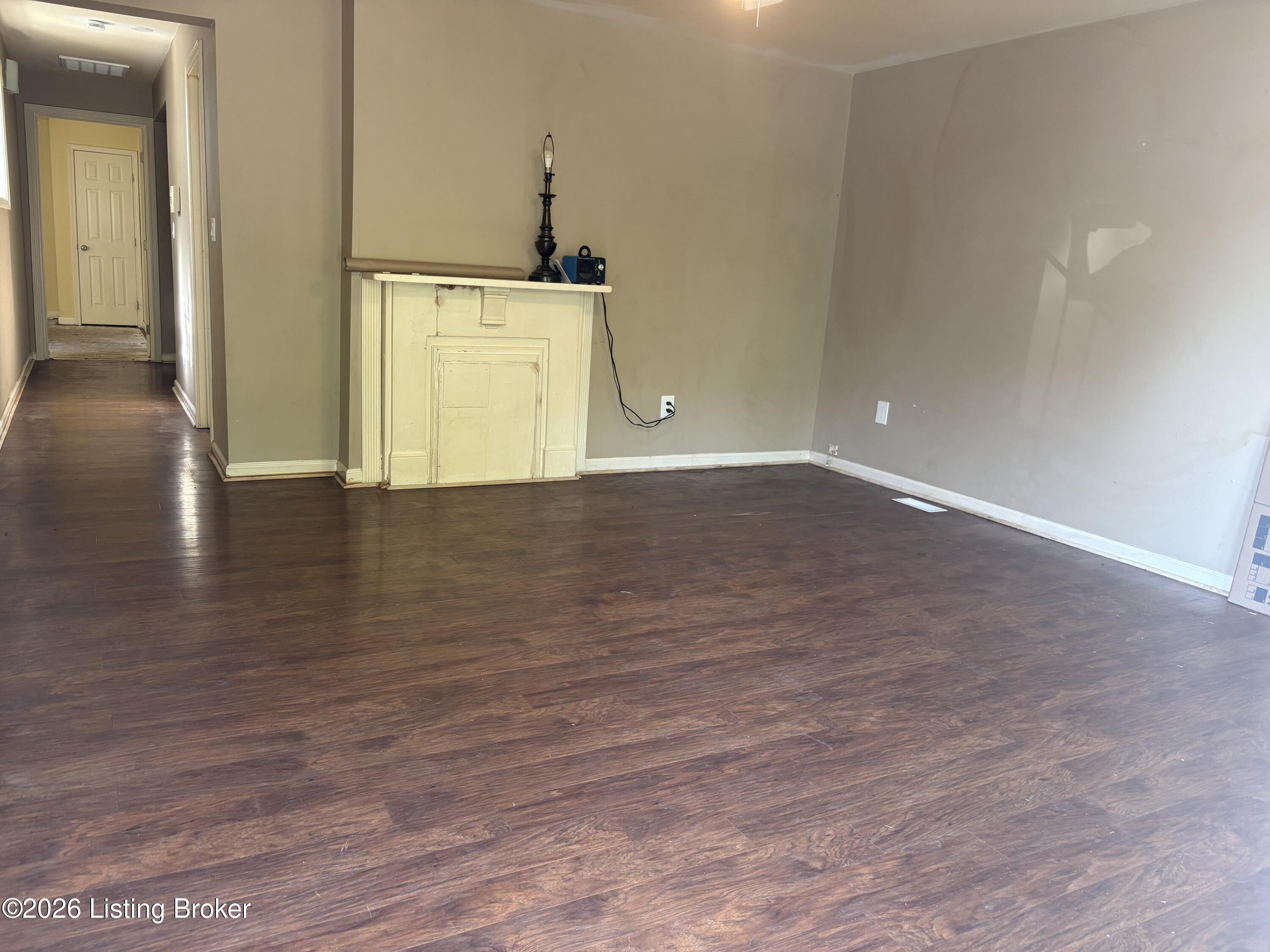 530 Camp St Property Photo 3