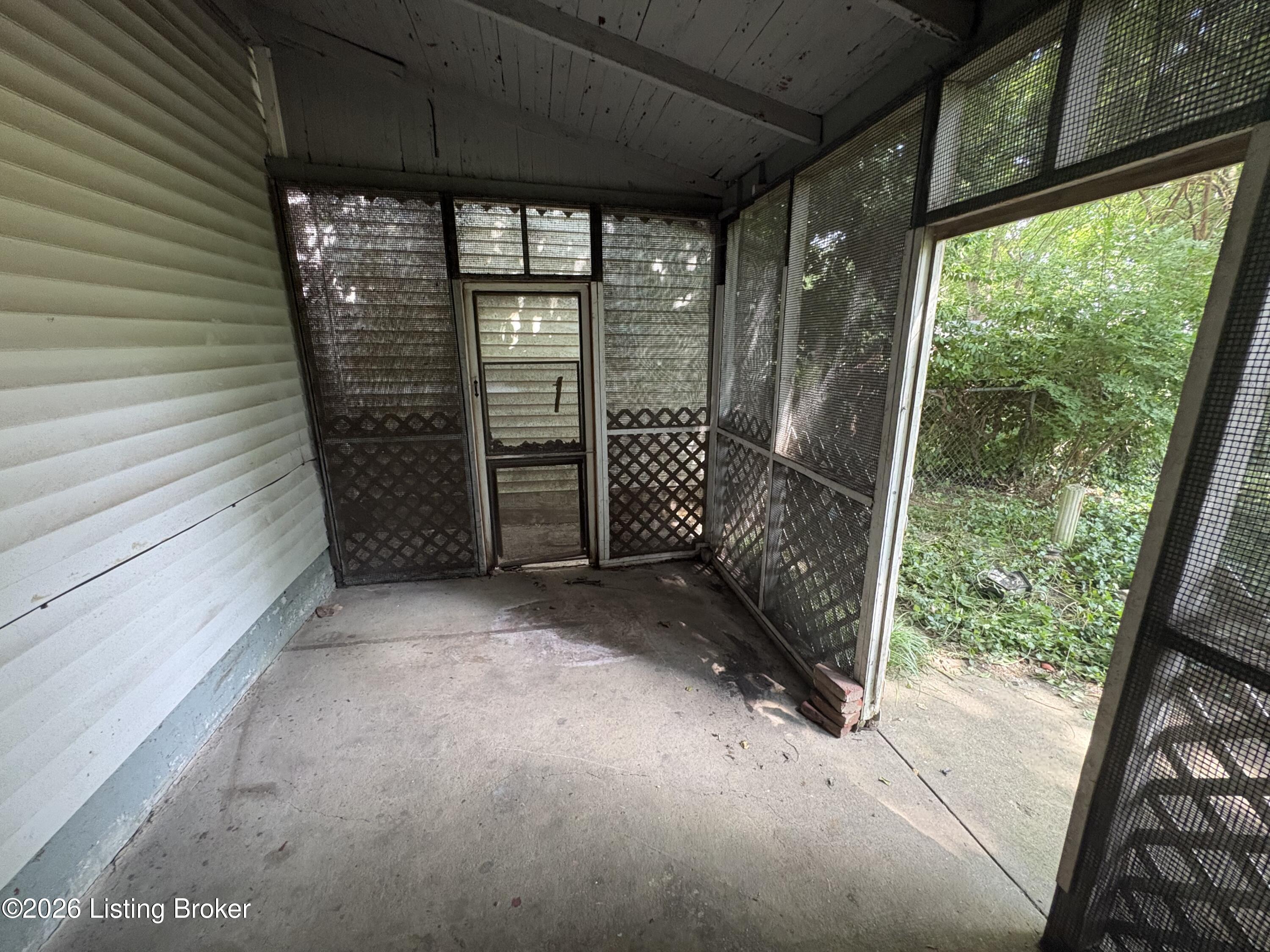 530 Camp St Property Photo 17