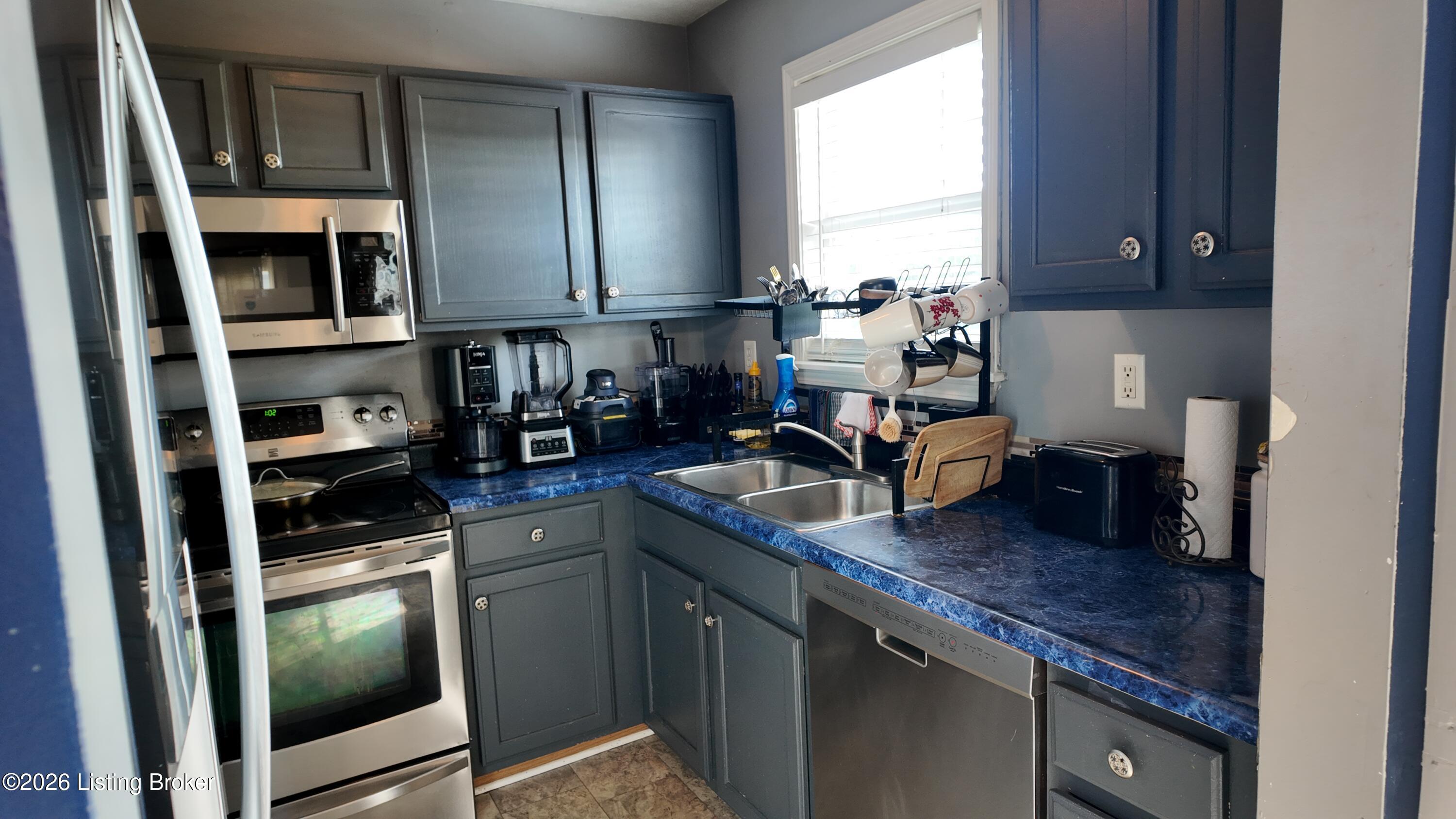 6817 Currington Cir Property Photo 9