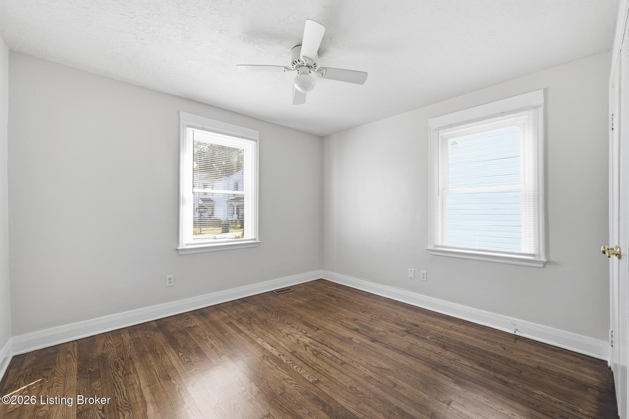 2530 Griffiths Ave Property Photo 17