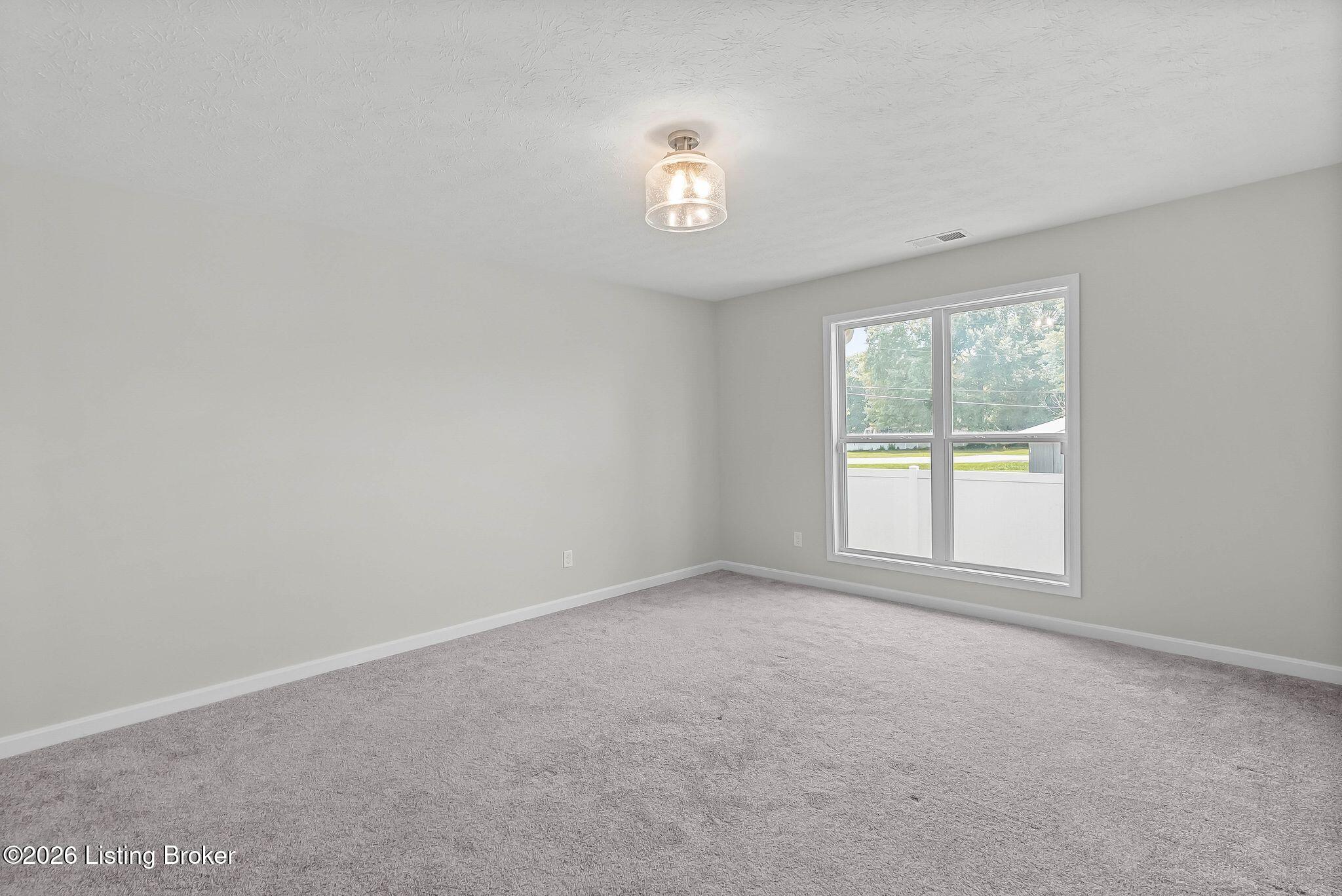 510 Eagle Pointe Dr Property Photo 12
