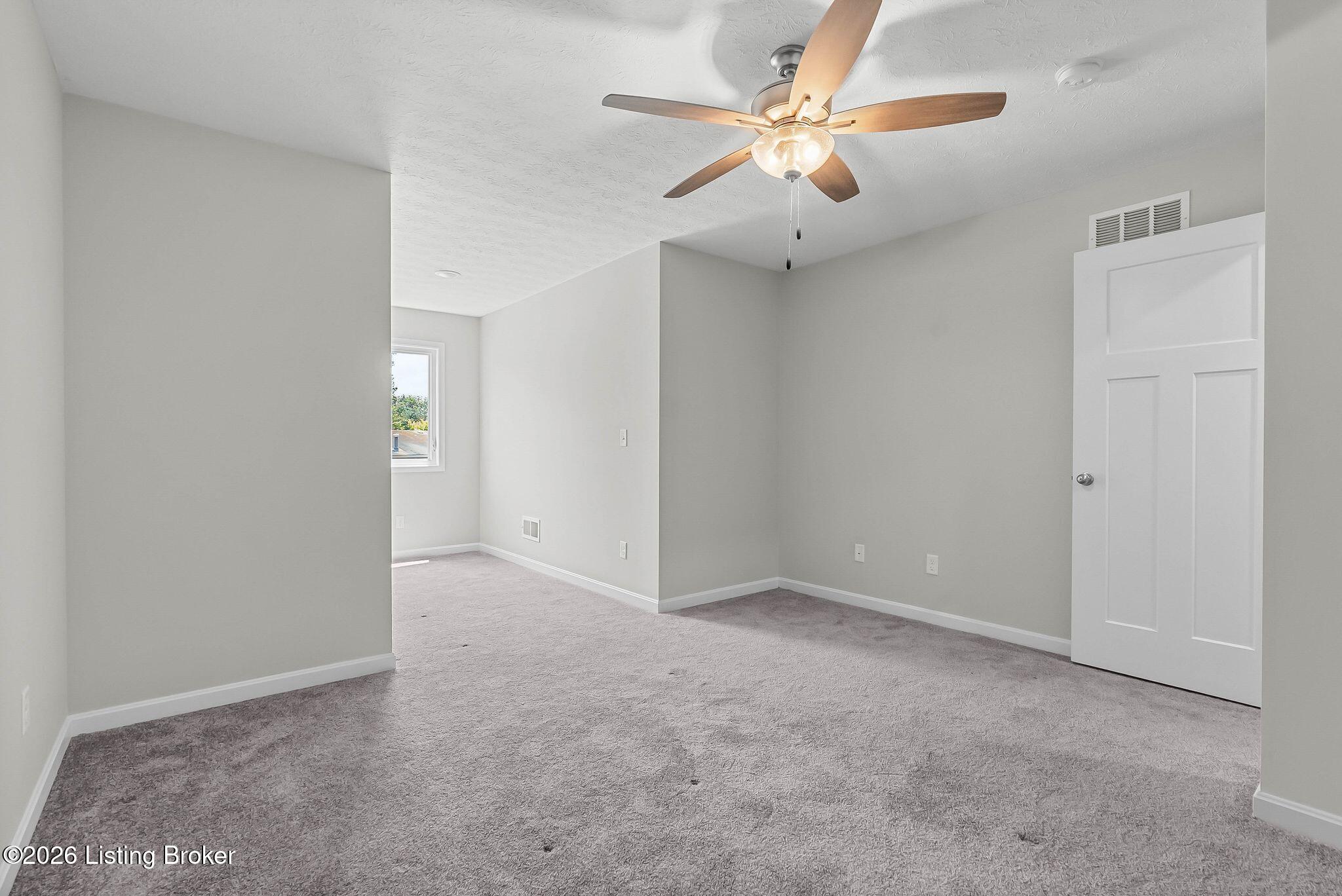 510 Eagle Pointe Dr Property Photo 22
