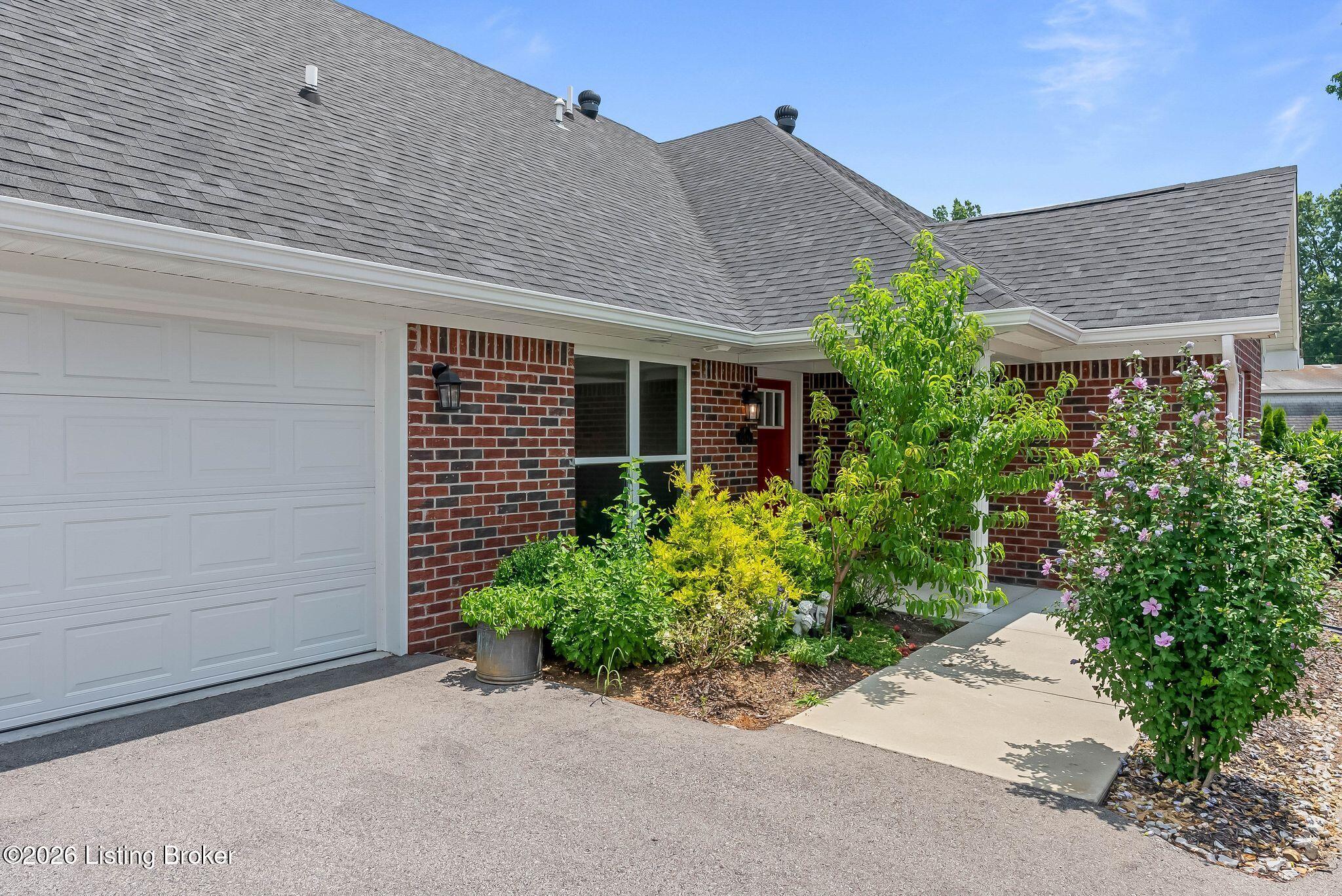 510 Eagle Pointe Dr Property Photo 29