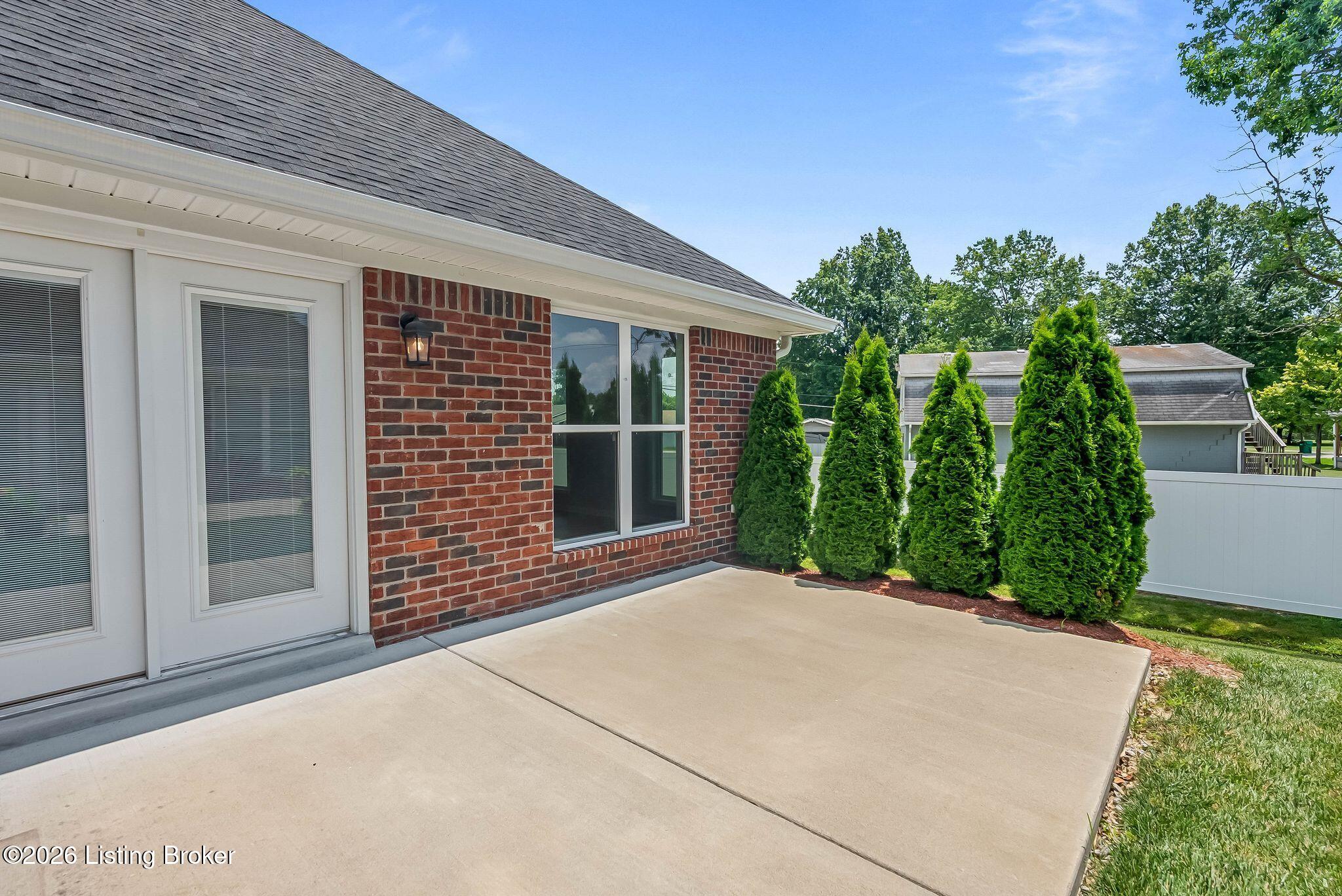 510 Eagle Pointe Dr Property Photo 32