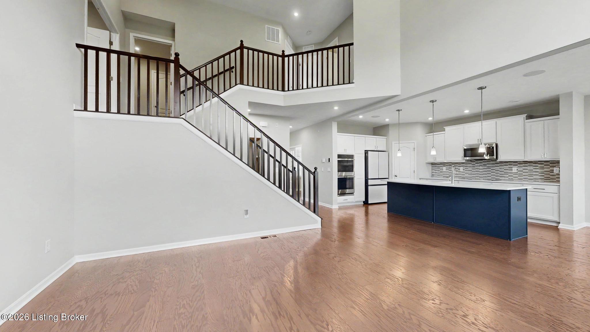 15802 Stonehouse Ct Property Photo 7
