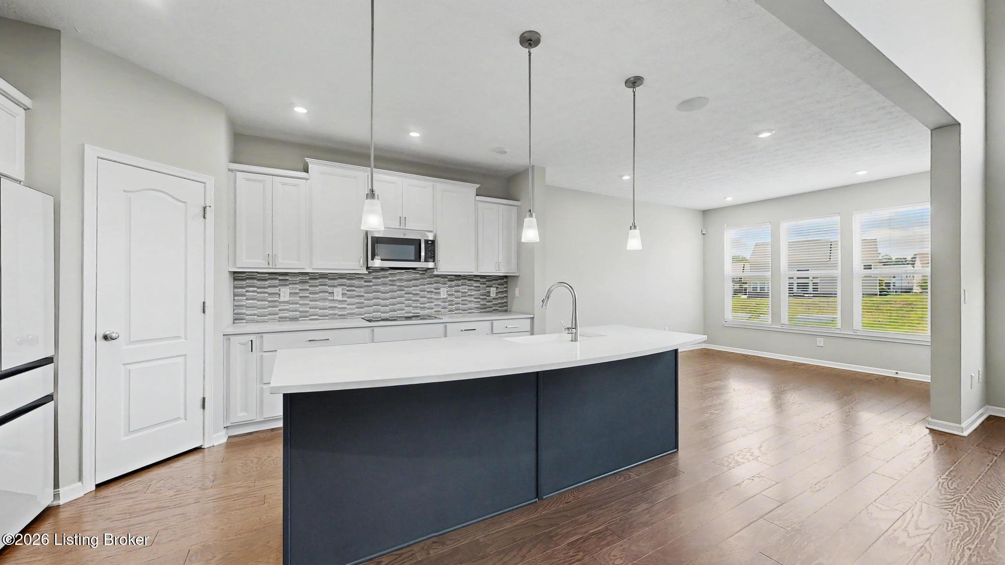 15802 Stonehouse Ct Property Photo 9