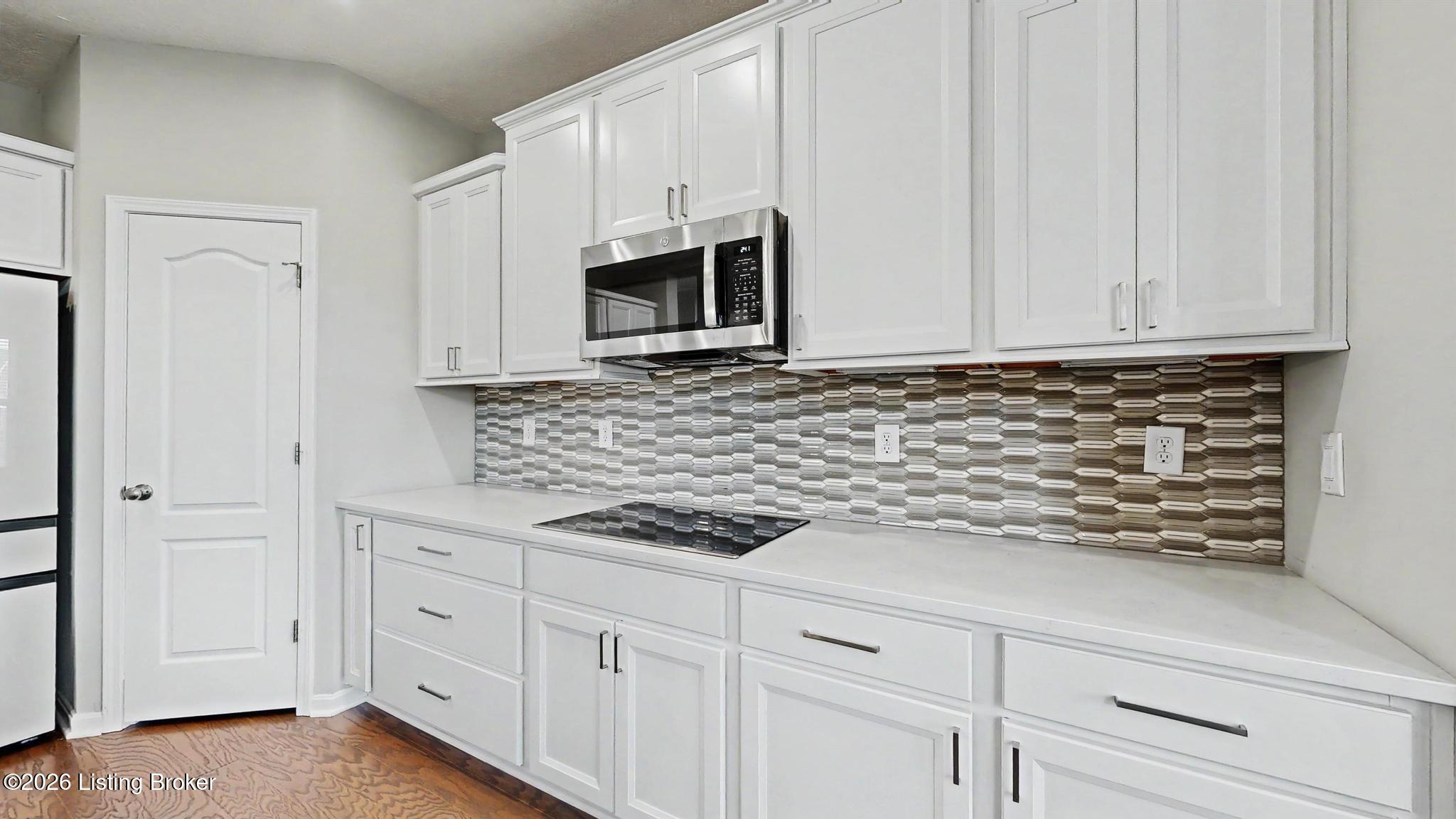 15802 Stonehouse Ct Property Photo 11