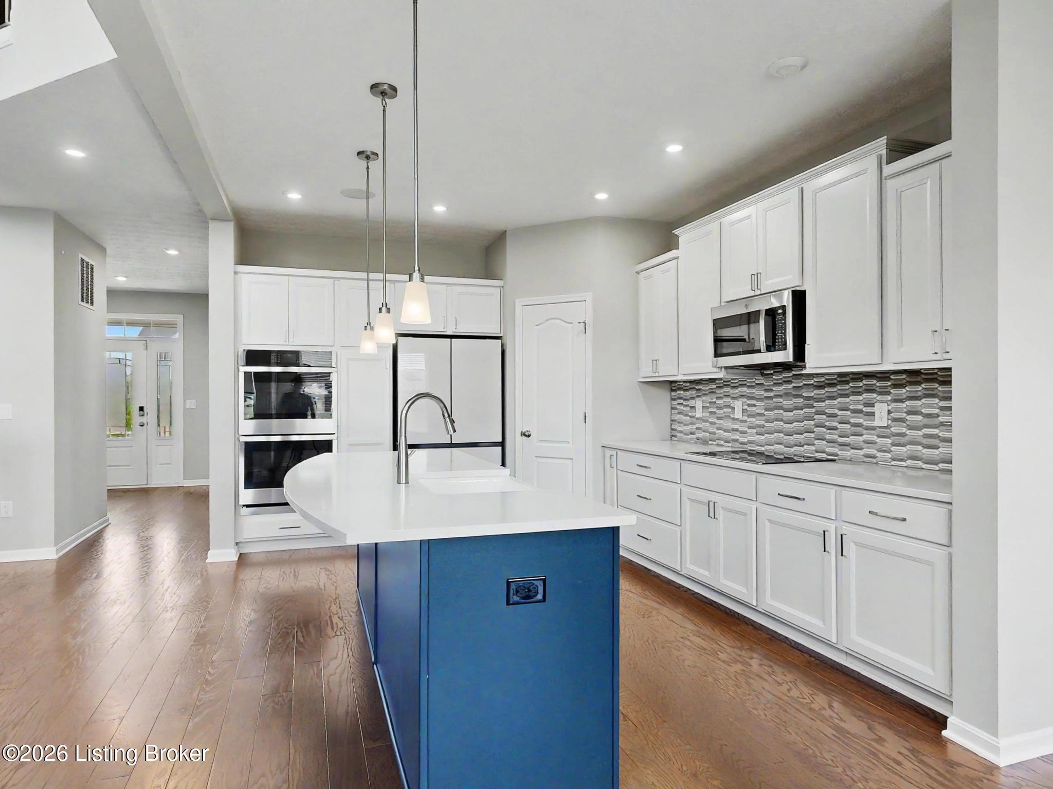 15802 Stonehouse Ct Property Photo 13