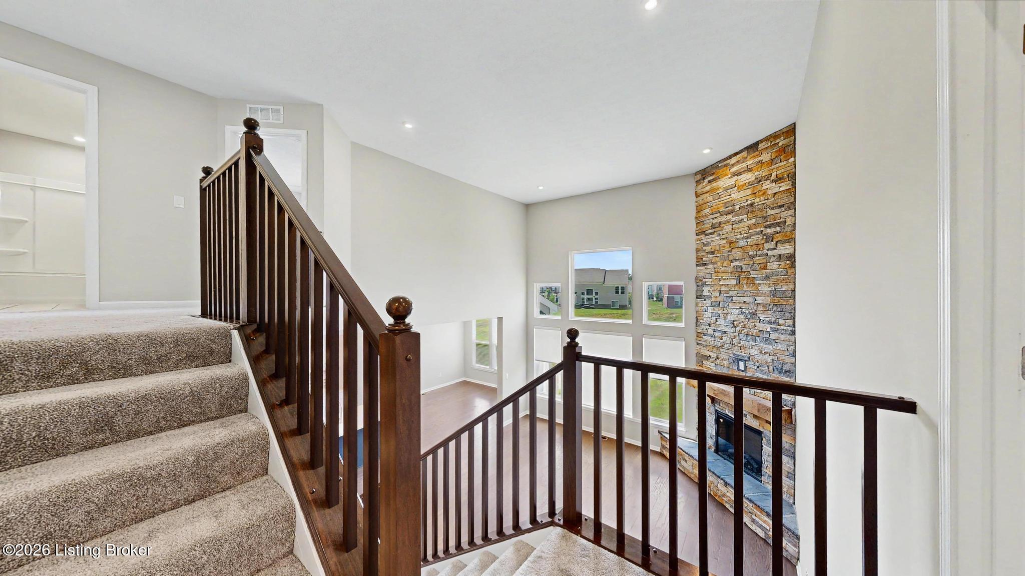 15802 Stonehouse Ct Property Photo 23