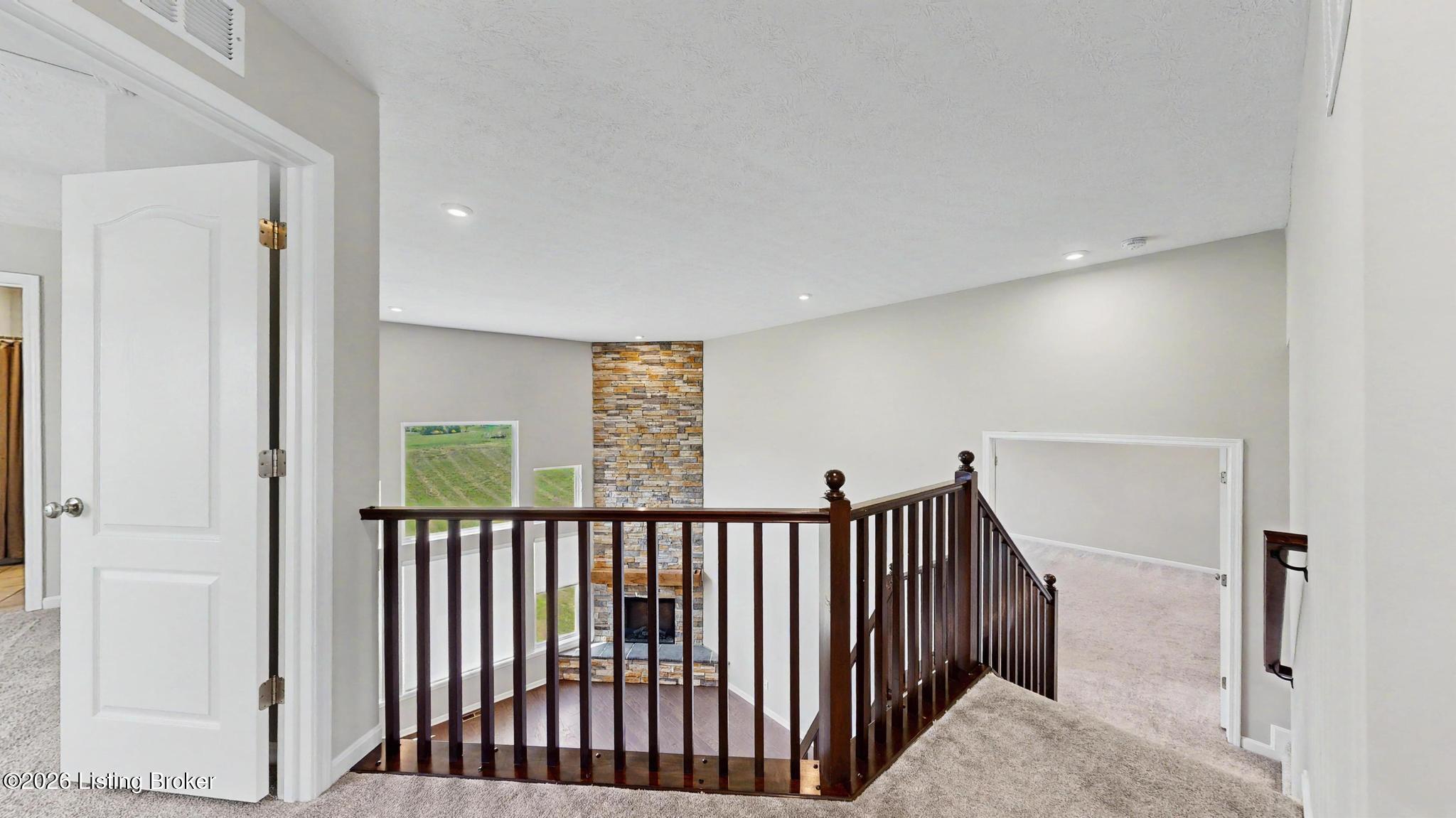 15802 Stonehouse Ct Property Photo 32