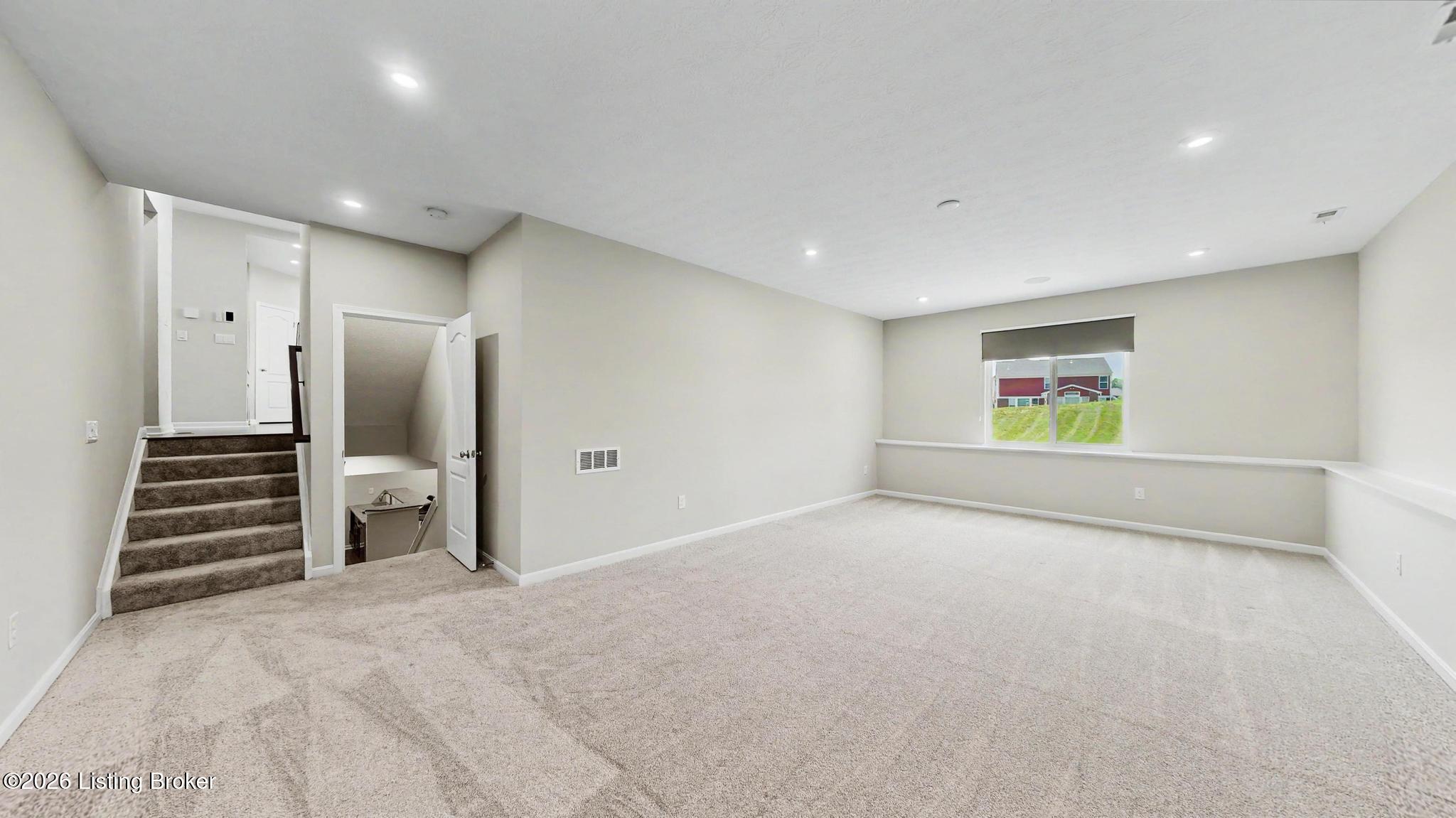 15802 Stonehouse Ct Property Photo 47