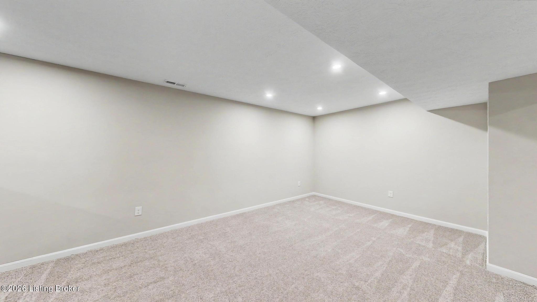 15802 Stonehouse Ct Property Photo 53