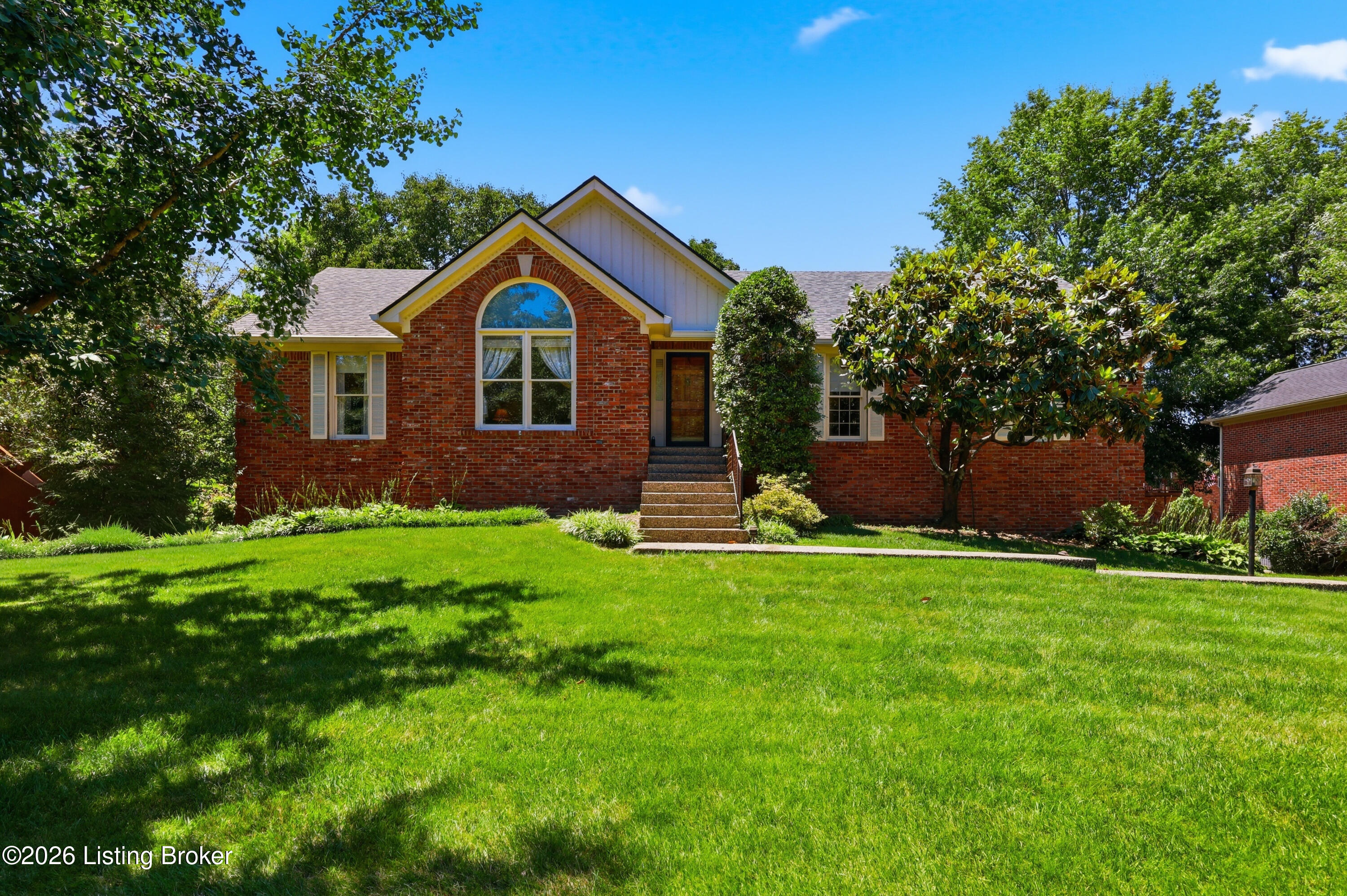 329 Comanche Rd Property Photo 4