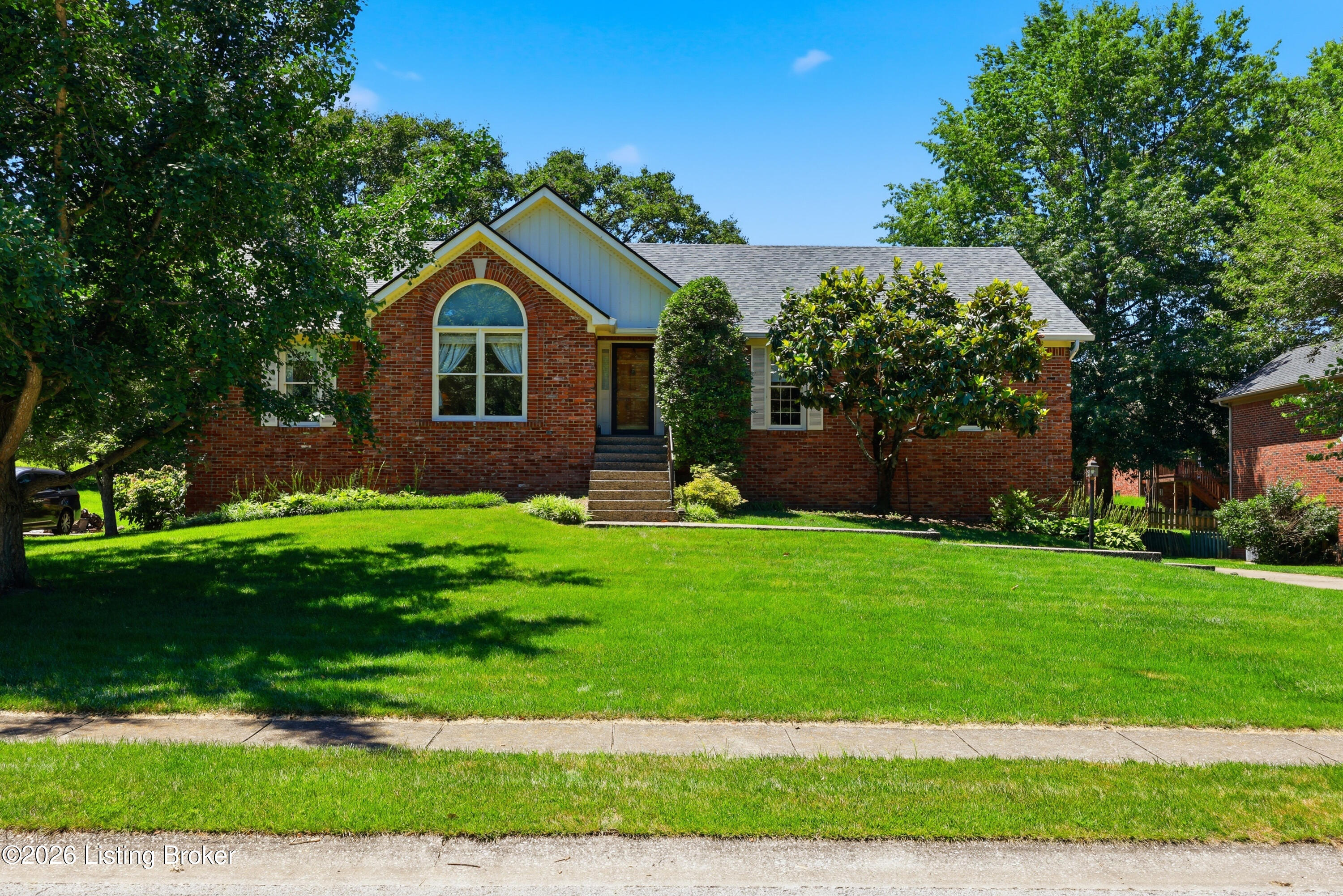 329 Comanche Rd Property Photo 5