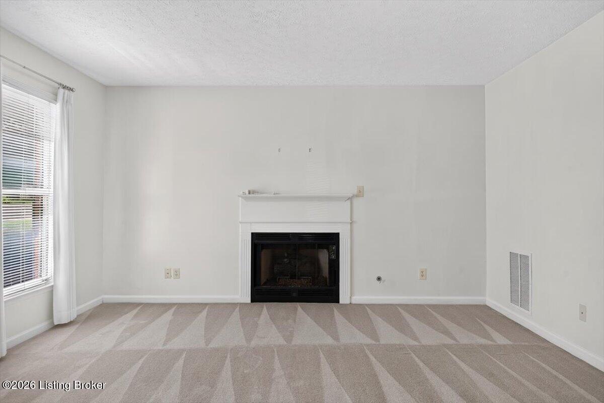 15 Trace Ln Property Photo 5