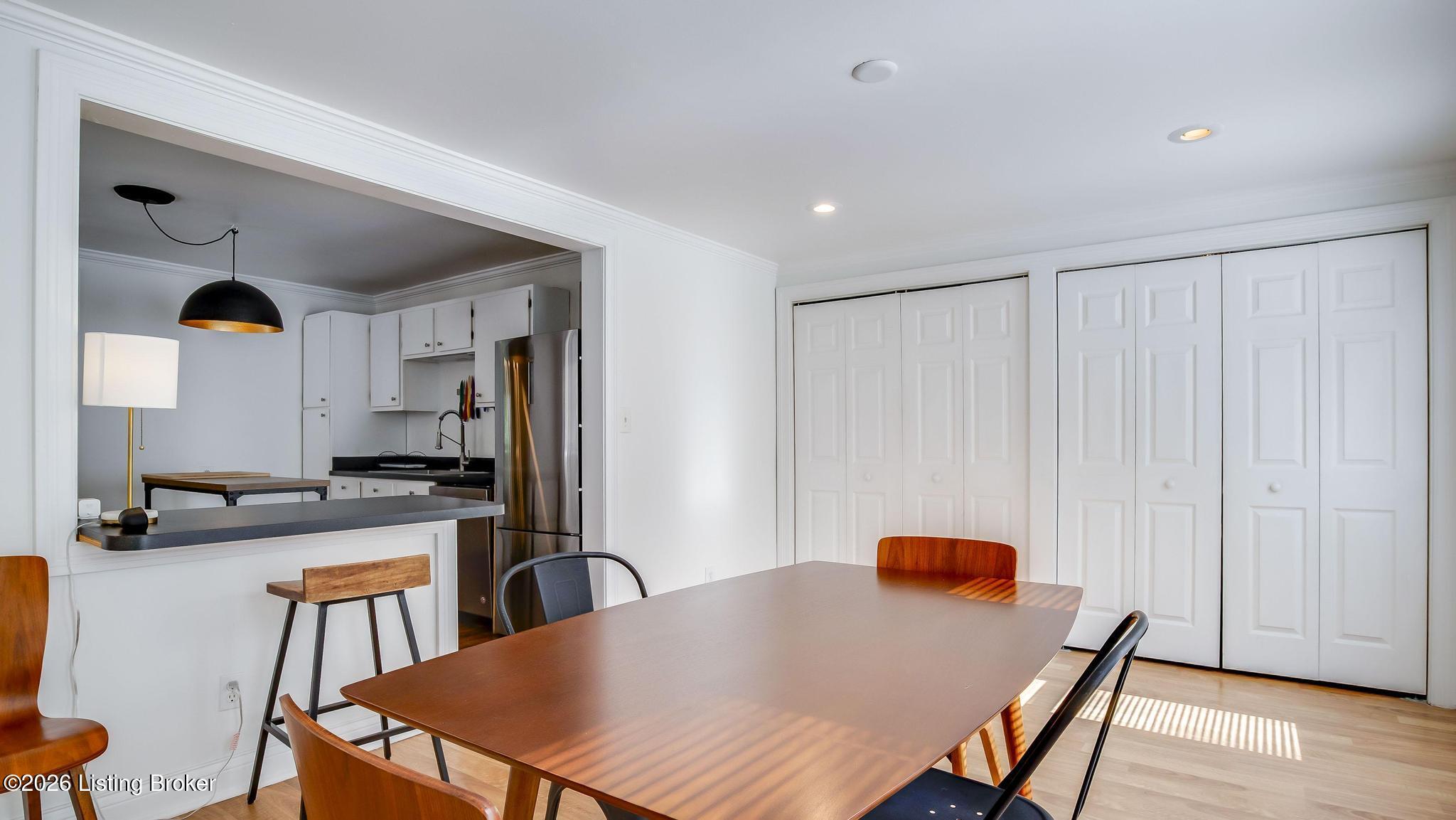 228 Saunders Ave Property Photo 18