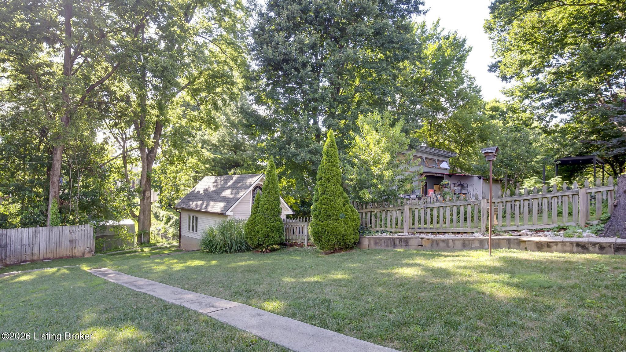 228 Saunders Ave Property Photo 39