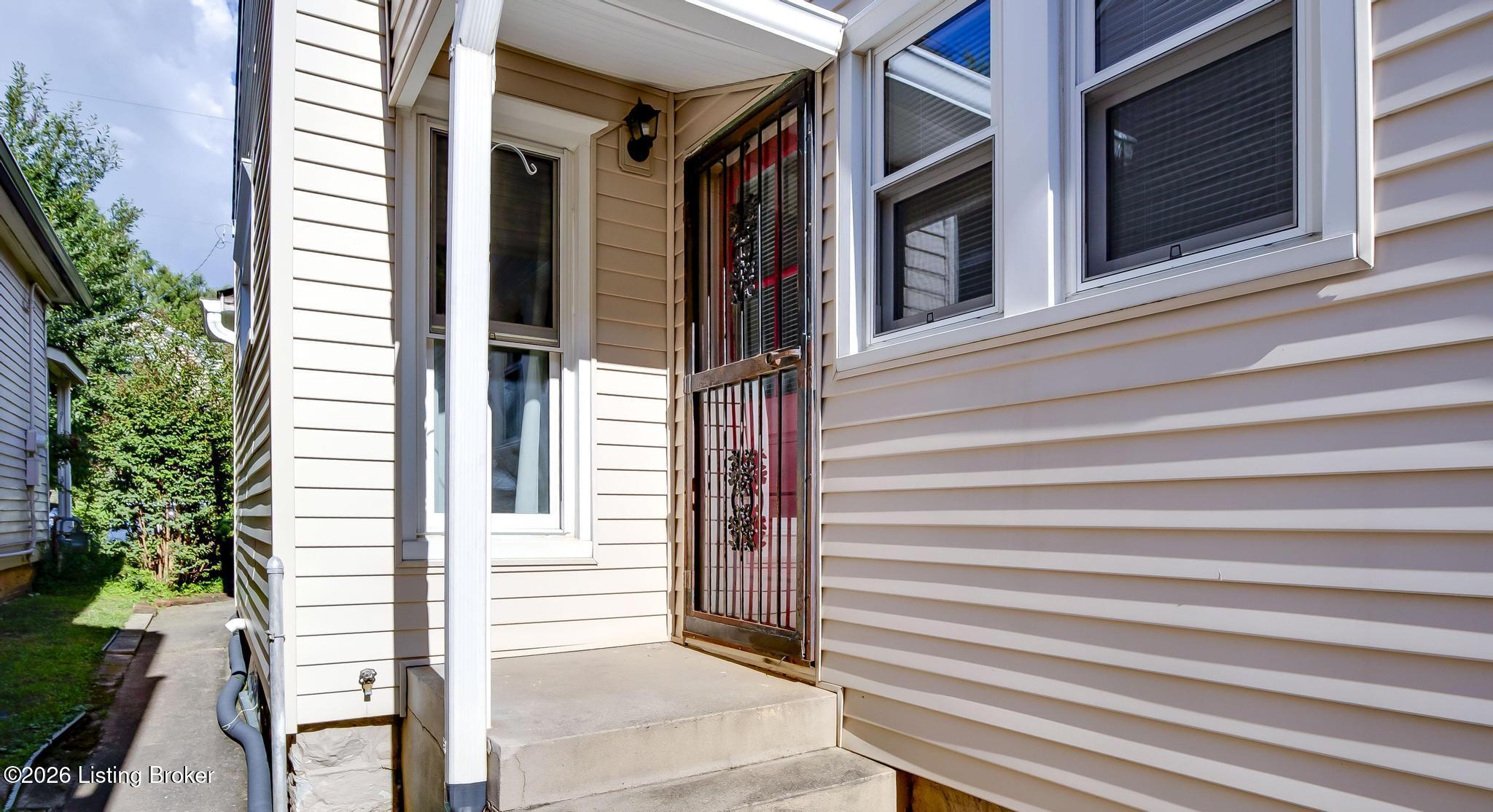 228 Saunders Ave Property Photo 42