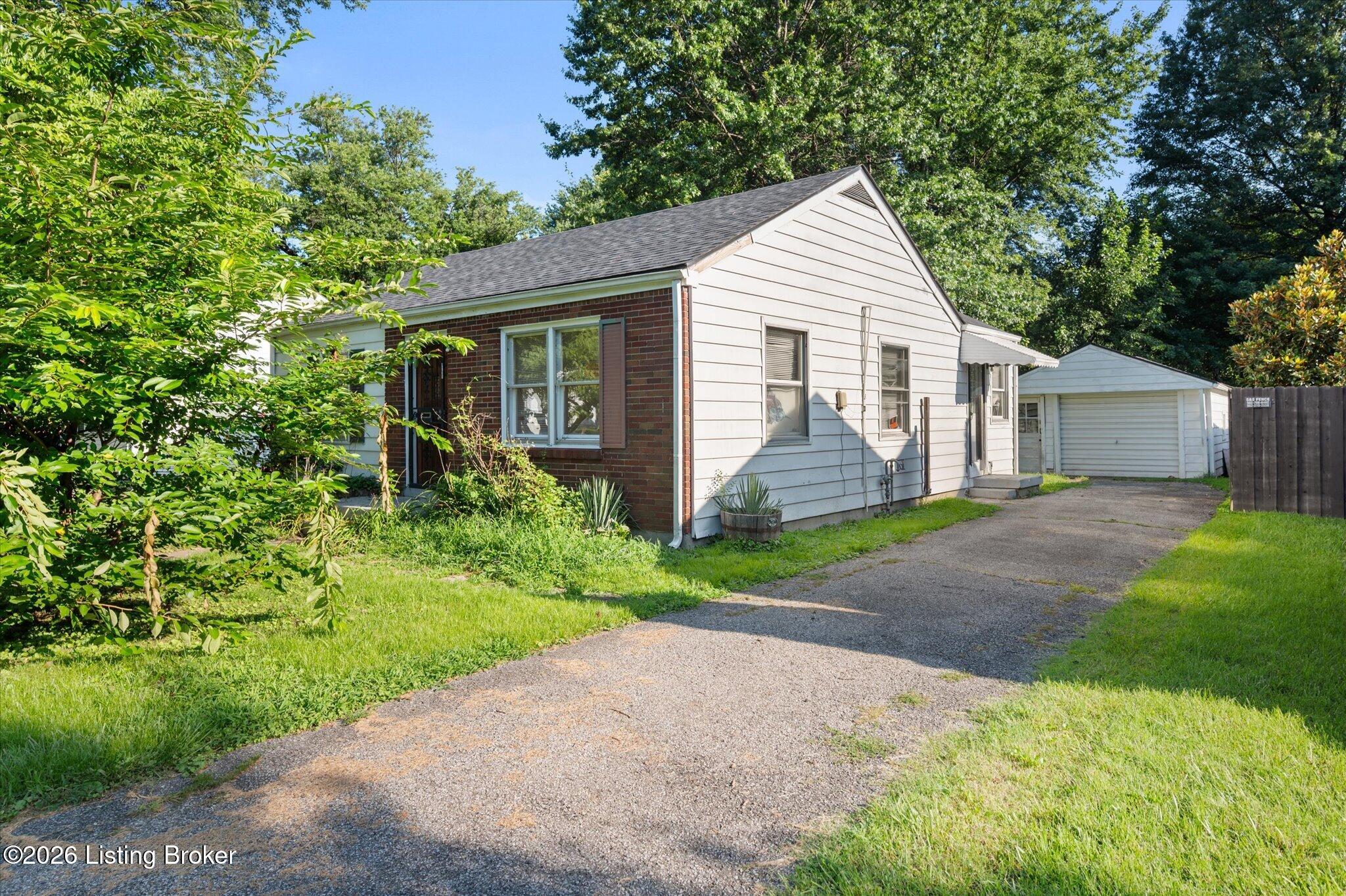 1721 Glenview Pl Property Photo 4