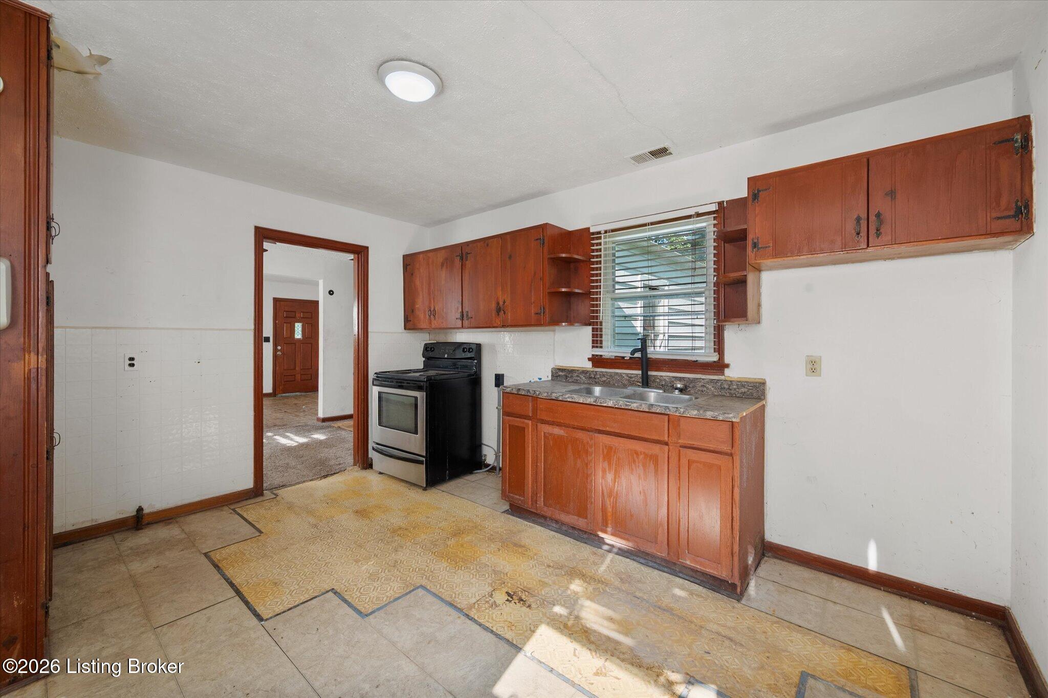 1721 Glenview Pl Property Photo 11