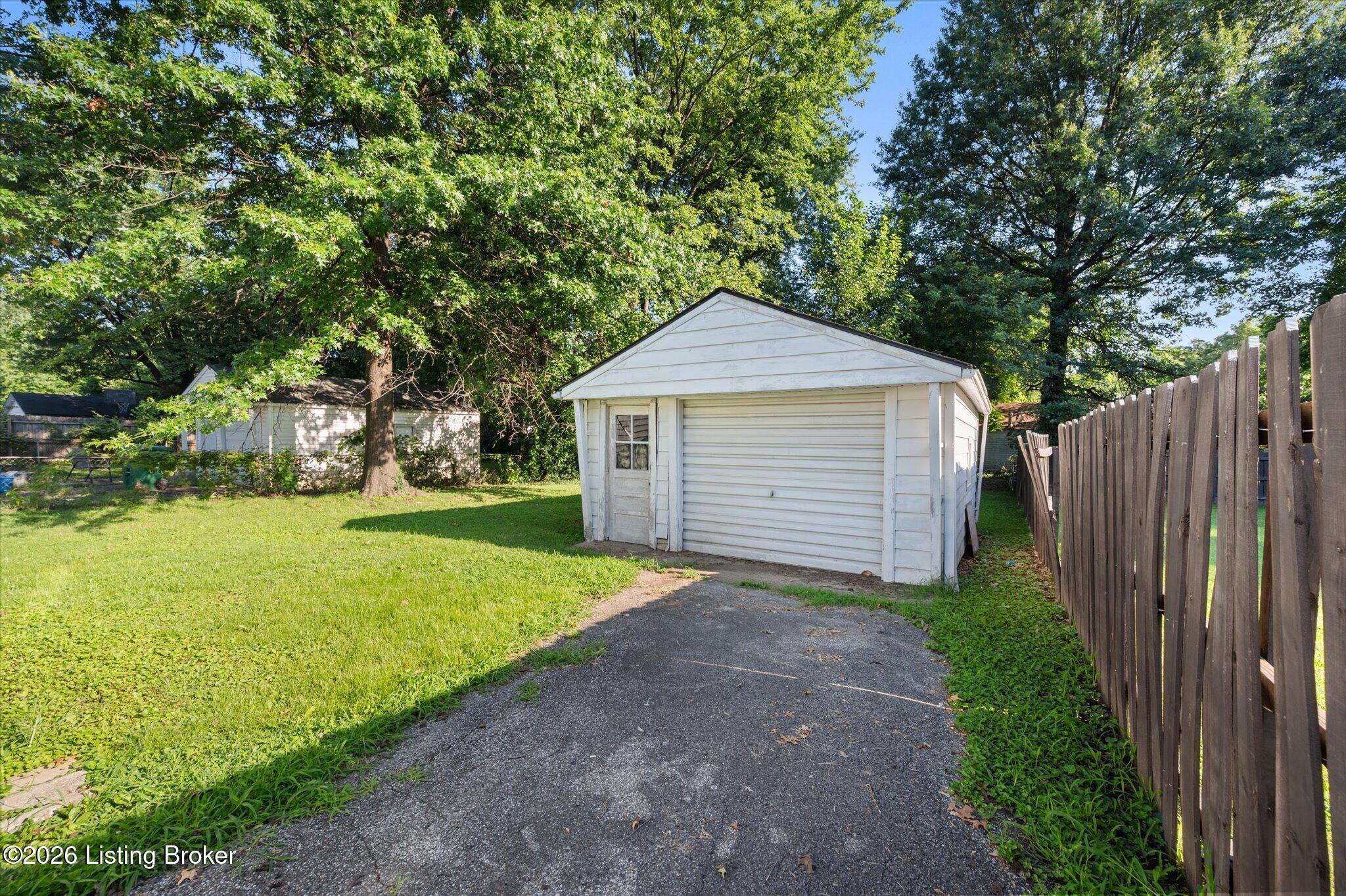 1721 Glenview Pl Property Photo 18