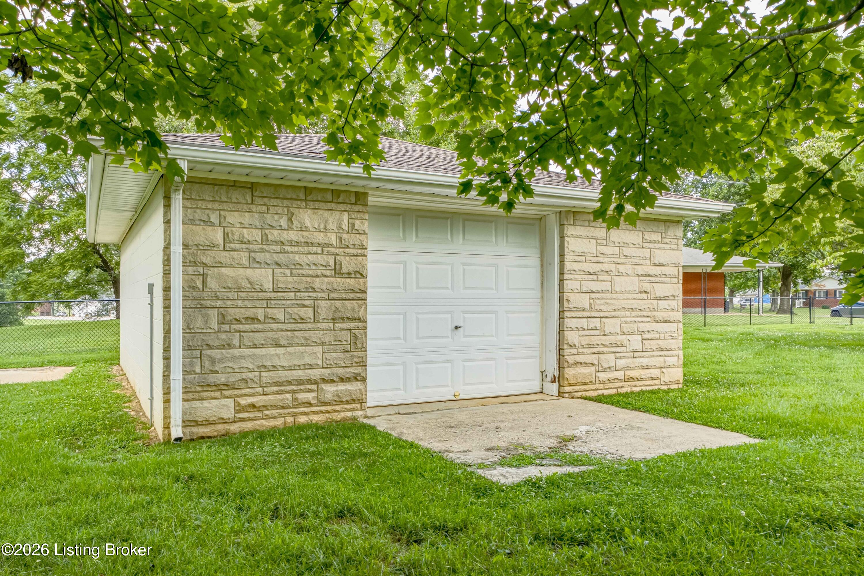 107 Donna Dr Property Photo 43