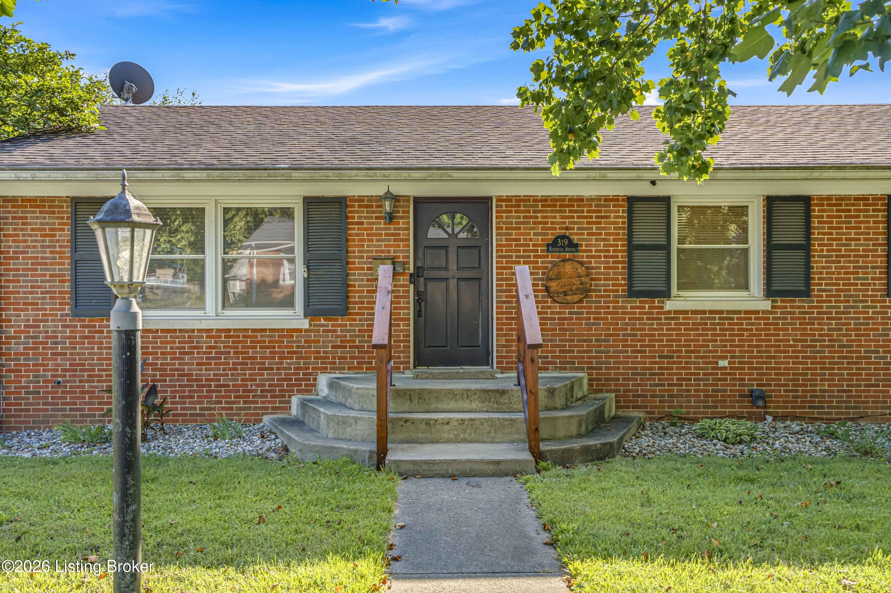 319 Kentucky Ave Property Photo 3