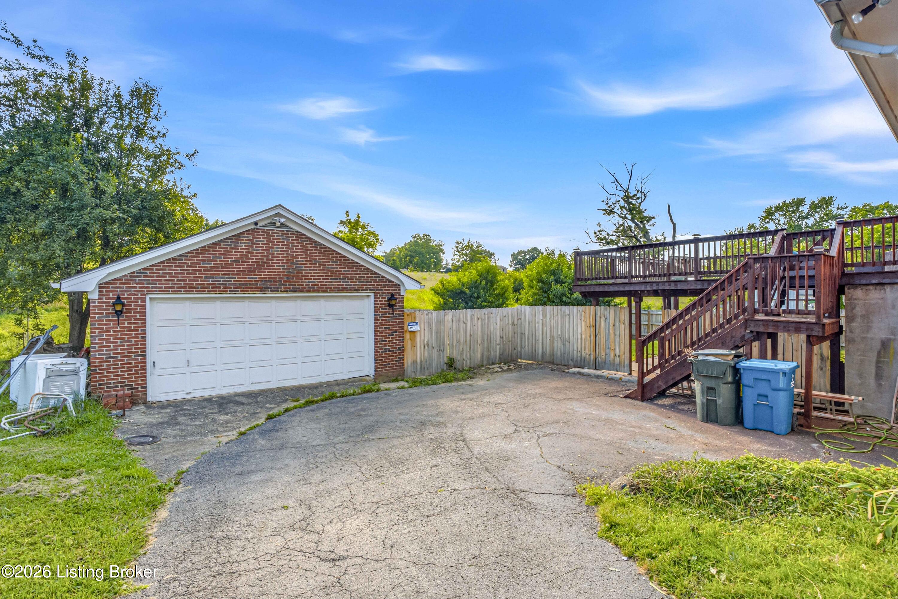 319 Kentucky Ave Property Photo 6