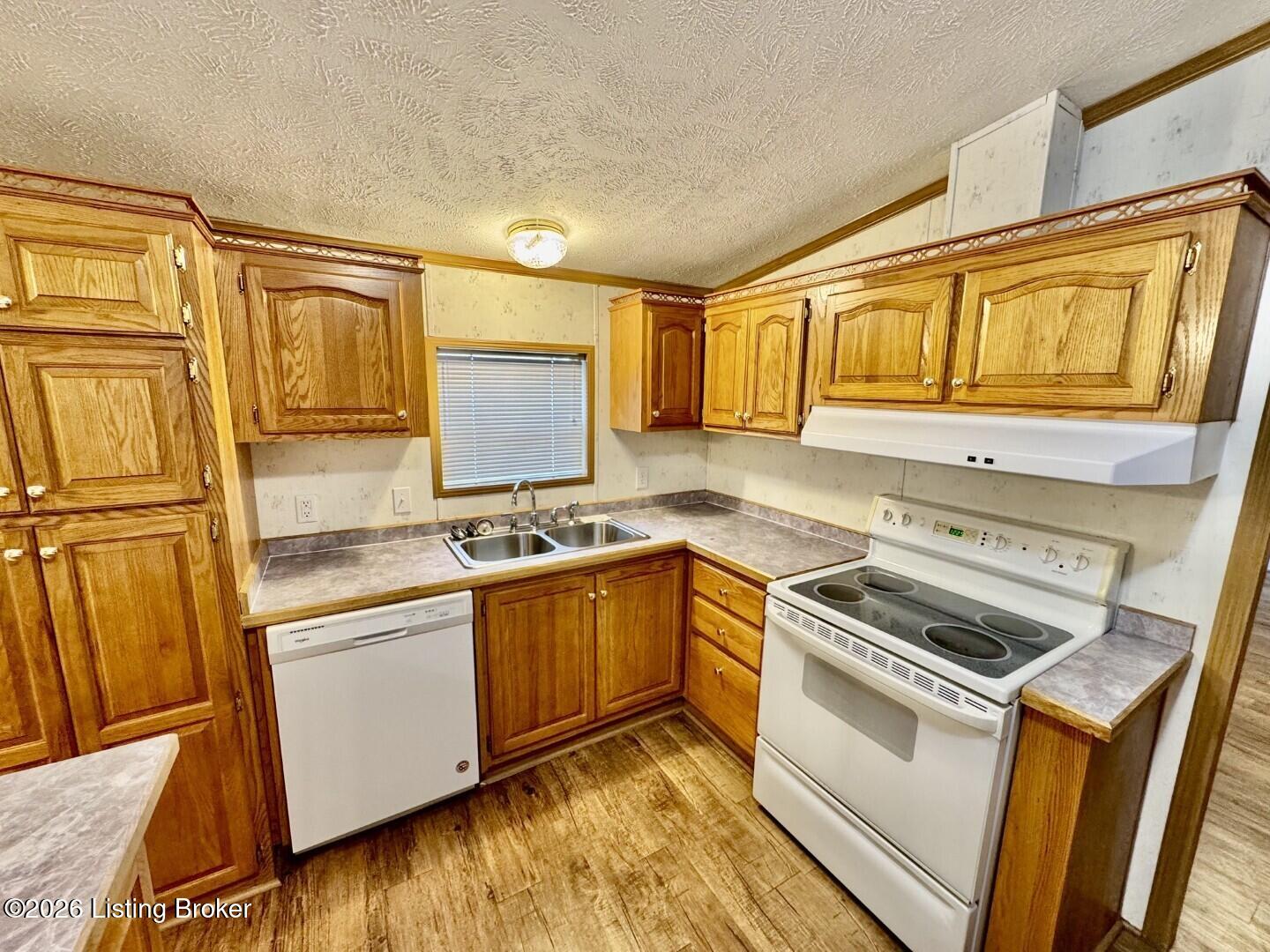 3179 Hwy 555 Property Photo 9